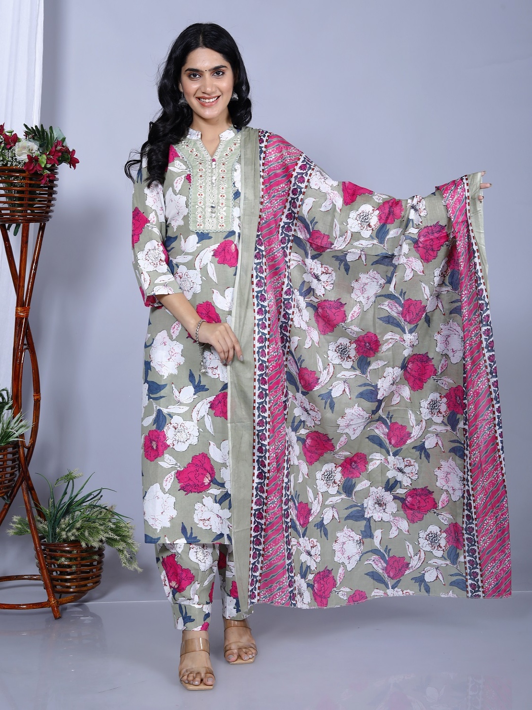 KALINI Floral Printed Mandarin Collar Pure Cotton Straight Kurta With Salwar And Dupatta, Green
KALINI Floral Printed Mandarin Collar Pure Cotton Straight Kurta With Salwar And Dupatta, Green