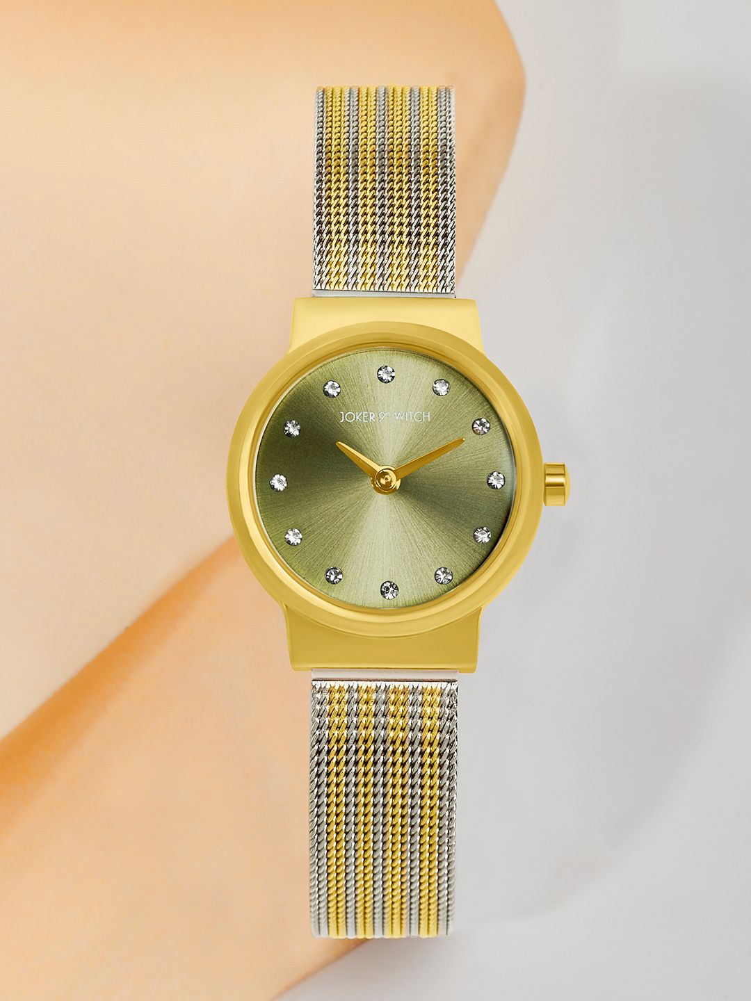 JOKER & WITCH Women Dial & Stainless Steel Bracelet Style Straps Analogue Watch AMWW940, Green
JOKER & WITCH Women Dial & Stainless Steel Bracelet Style Straps Analogue Watch AMWW940, Green