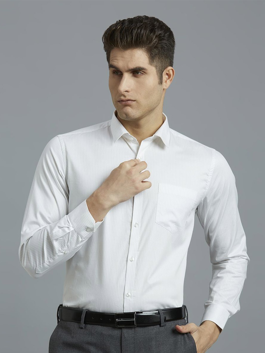 Reid & Taylor Men India Slim Relaxed Fit Vertical Striped Cotton Formal Shirt, White
Reid & Taylor Men India Slim Relaxed Fit Vertical Striped Cotton Formal Shirt, White