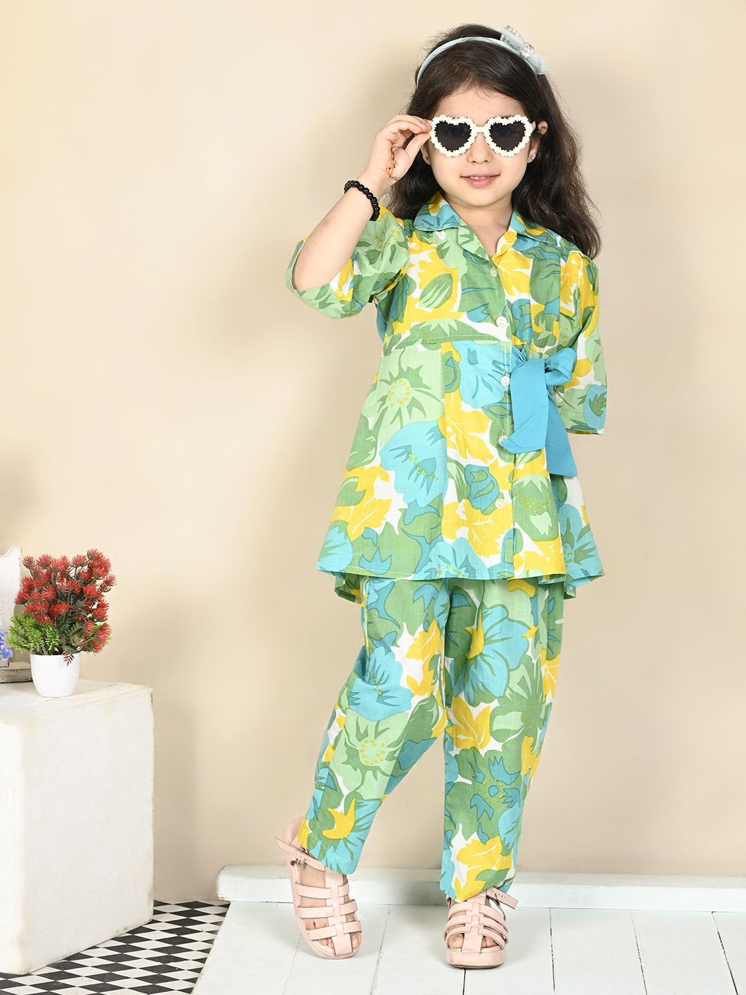 Superminis Girls Printed Three-Quarter Sleeves Pure Cotton Shirt With Trousers, Green
Superminis Girls Printed Three-Quarter Sleeves Pure Cotton Shirt With Trousers, Green
