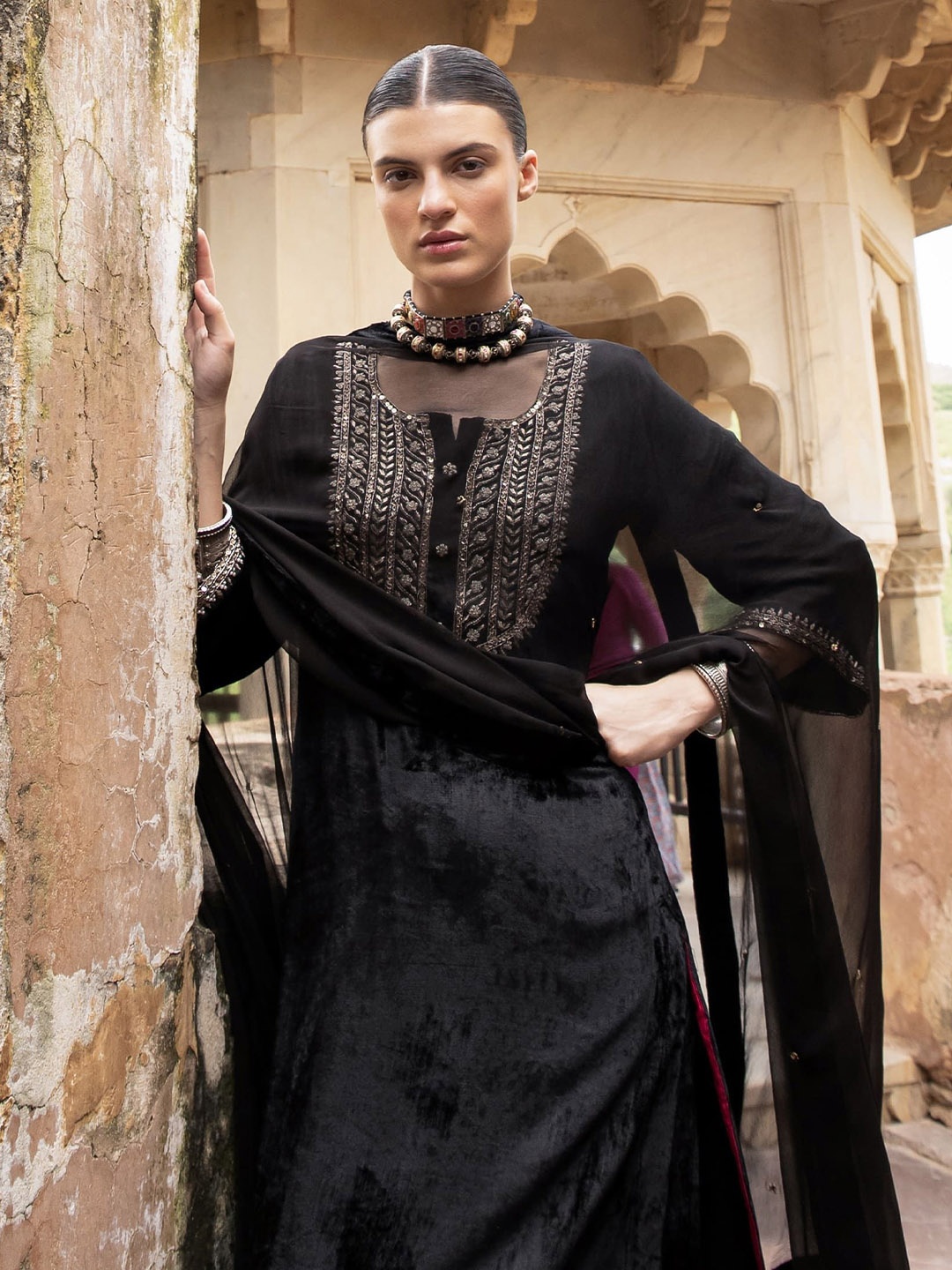 KARAJ JAIPUR Ethnic Motifs Yoke Design Zardozi Velvet Kurta With Trousers & Dupatta, Black
KARAJ JAIPUR Ethnic Motifs Yoke Design Zardozi Velvet Kurta With Trousers & Dupatta, Black