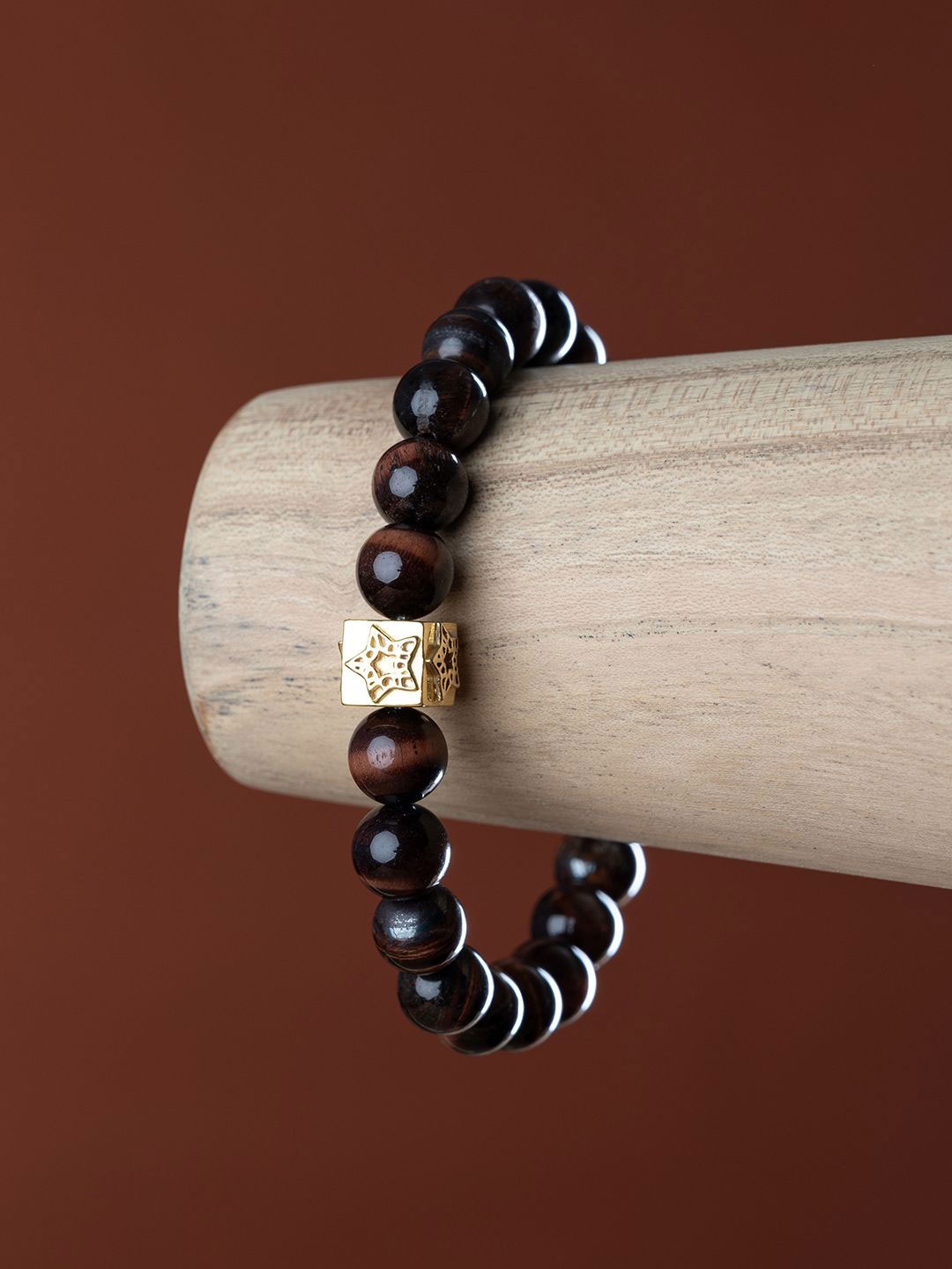 Stone Story By Shruti Men 925 Sterling Silver Gold-Plated Tiger's Eye Cosmic Star Bracelet
Stone Story By Shruti Men 925 Sterling Silver Gold-Plated Tiger's Eye Cosmic Star Bracelet