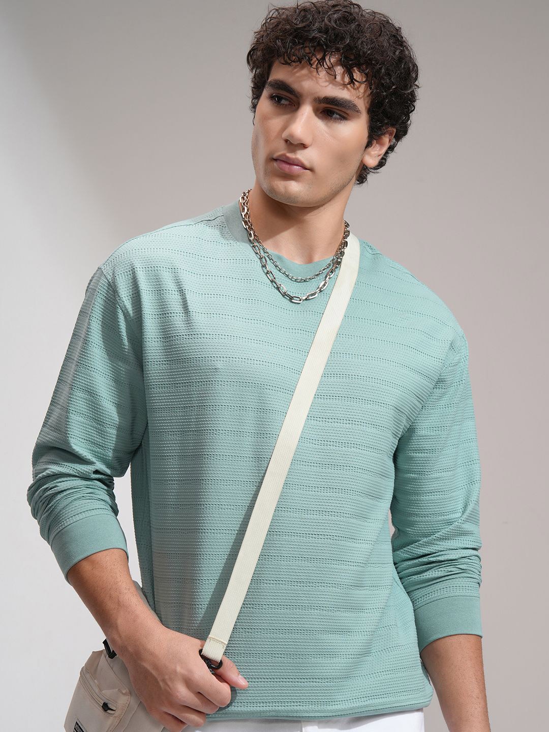HIGHLANDER Men Round Neck Knitted Textured Relaxed Dropshoulder Sweatshirt, Green
HIGHLANDER Men Round Neck Knitted Textured Relaxed Dropshoulder Sweatshirt, Green