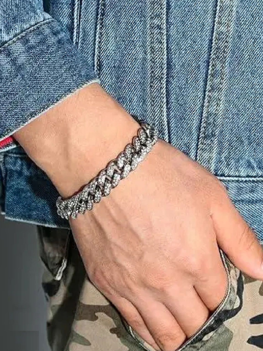 RUHI COLLECTION Unisex Silver-Plated Stainless Steel CZ-Stone Studded Link Chain Bracelet
RUHI COLLECTION Unisex Silver-Plated Stainless Steel CZ-Stone Studded Link Chain Bracelet