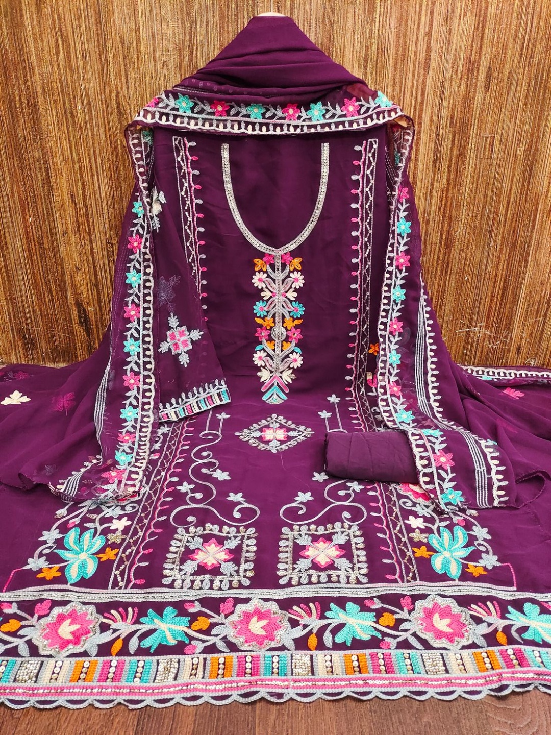 A TO Z CART Floral Embroidered Sequinned Silk Georgette Unstitched Dress Material, Purple
A TO Z CART Floral Embroidered Sequinned Silk Georgette Unstitched Dress Material, Purple