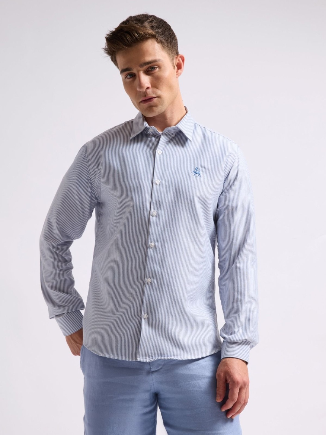 MISCHIEF MONKEY Men Classic Tailored Fit Spread Collar Pinstripes Cotton Casual Shirt, Blue
MISCHIEF MONKEY Men Classic Tailored Fit Spread Collar Pinstripes Cotton Casual Shirt, Blue