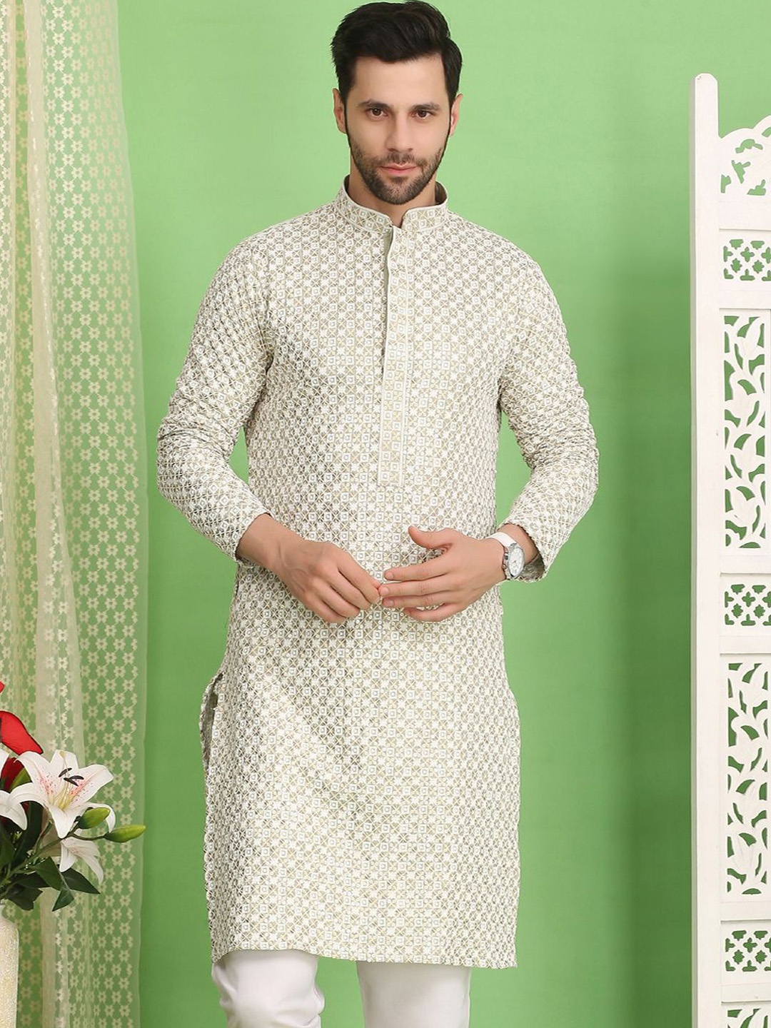 Larwa Lucknavi Geometric Embroidered Chikankari Mandarin Collar Pure Cotton Straight Kurta, Green
Larwa Lucknavi Geometric Embroidered Chikankari Mandarin Collar Pure Cotton Straight Kurta, Green