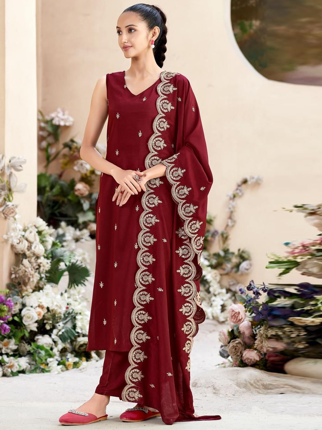 MOKOSH Floral Embroidered V-Neck Straight Kurta With Trousers And Dupatta, Maroon
MOKOSH Floral Embroidered V-Neck Straight Kurta With Trousers And Dupatta, Maroon