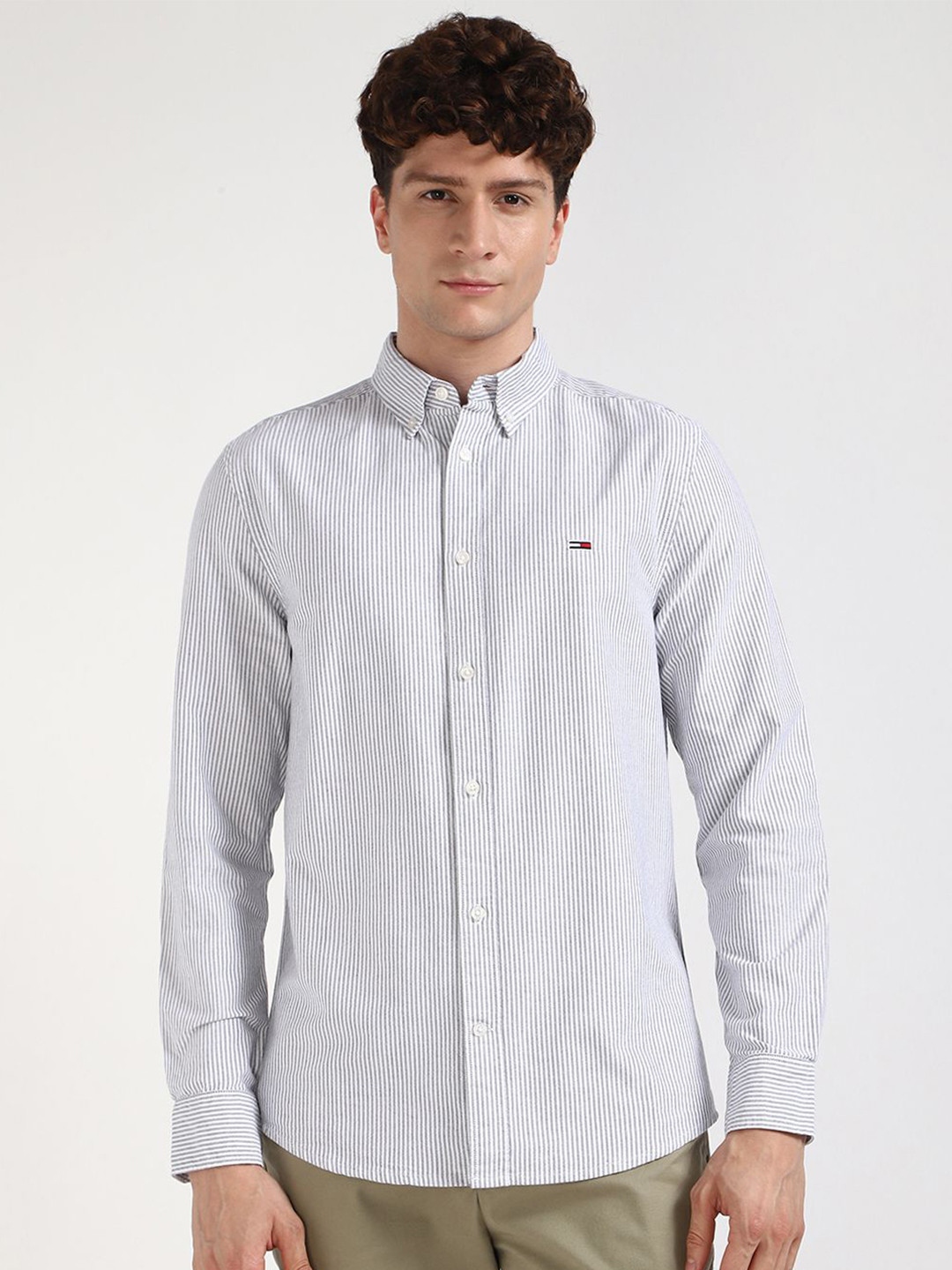 Tommy Hilfiger Men Slim Fit Button-Down Collar Vertical Striped Cotton Casual Shirt, Blue
Tommy Hilfiger Men Slim Fit Button-Down Collar Vertical Striped Cotton Casual Shirt, Blue