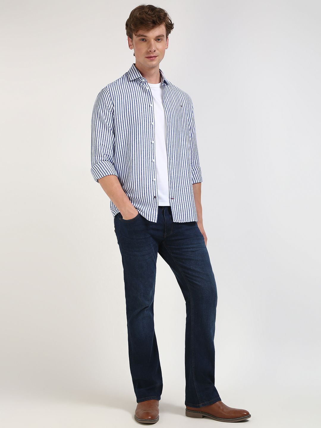 Tommy Hilfiger Men Slim Fit Spread Collar Vertical Striped Cotton Casual Shirt, Blue
Tommy Hilfiger Men Slim Fit Spread Collar Vertical Striped Cotton Casual Shirt, Blue