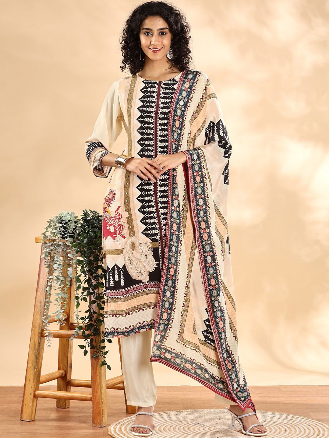 Yufta Ethnic Motifs Printed Pure Silk Straight Kurta With Trousers And Dupatta, Cream
Yufta Ethnic Motifs Printed Pure Silk Straight Kurta With Trousers And Dupatta, Cream