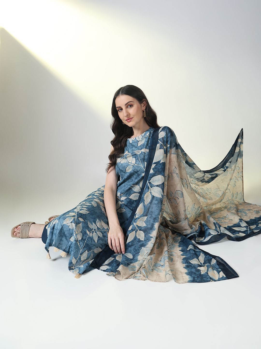 SHOWOFF Floral Printed Halter Neck Straight Kurta With Trousers And Dupatta, Blue
SHOWOFF Floral Printed Halter Neck Straight Kurta With Trousers And Dupatta, Blue
