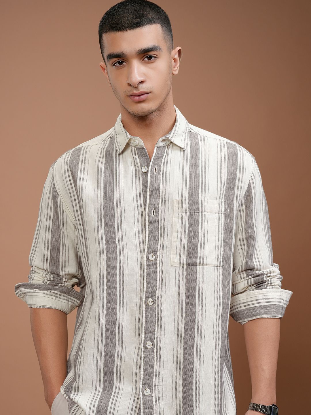 HIGHLANDER Men Relaxed Fit Spread Collar Vertical Striped Cotton Casual Shirt, White
HIGHLANDER Men Relaxed Fit Spread Collar Vertical Striped Cotton Casual Shirt, White