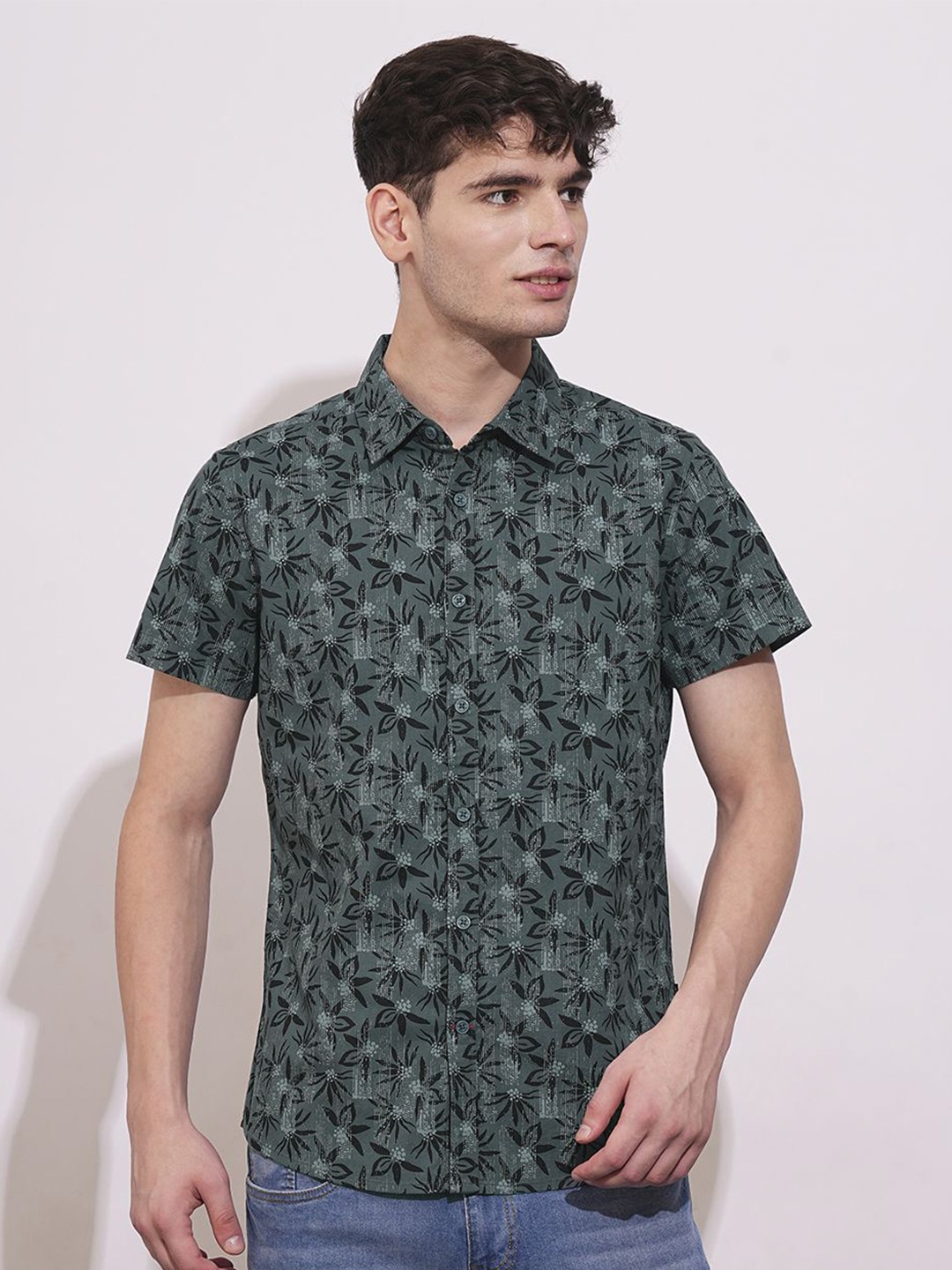 Being Human Men Classic Slim Fit Spread Collar Floral Printed Cotton Casual Shirt, Olive
Being Human Men Classic Slim Fit Spread Collar Floral Printed Cotton Casual Shirt, Olive