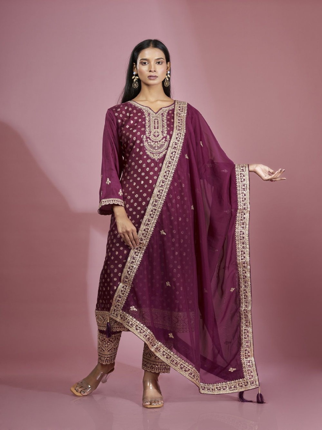 ISHKIYA Ethnic Motifs Embroidered Zari Work Straight Kurta With Trouser And Dupatta, Purple
ISHKIYA Ethnic Motifs Embroidered Zari Work Straight Kurta With Trouser And Dupatta, Purple