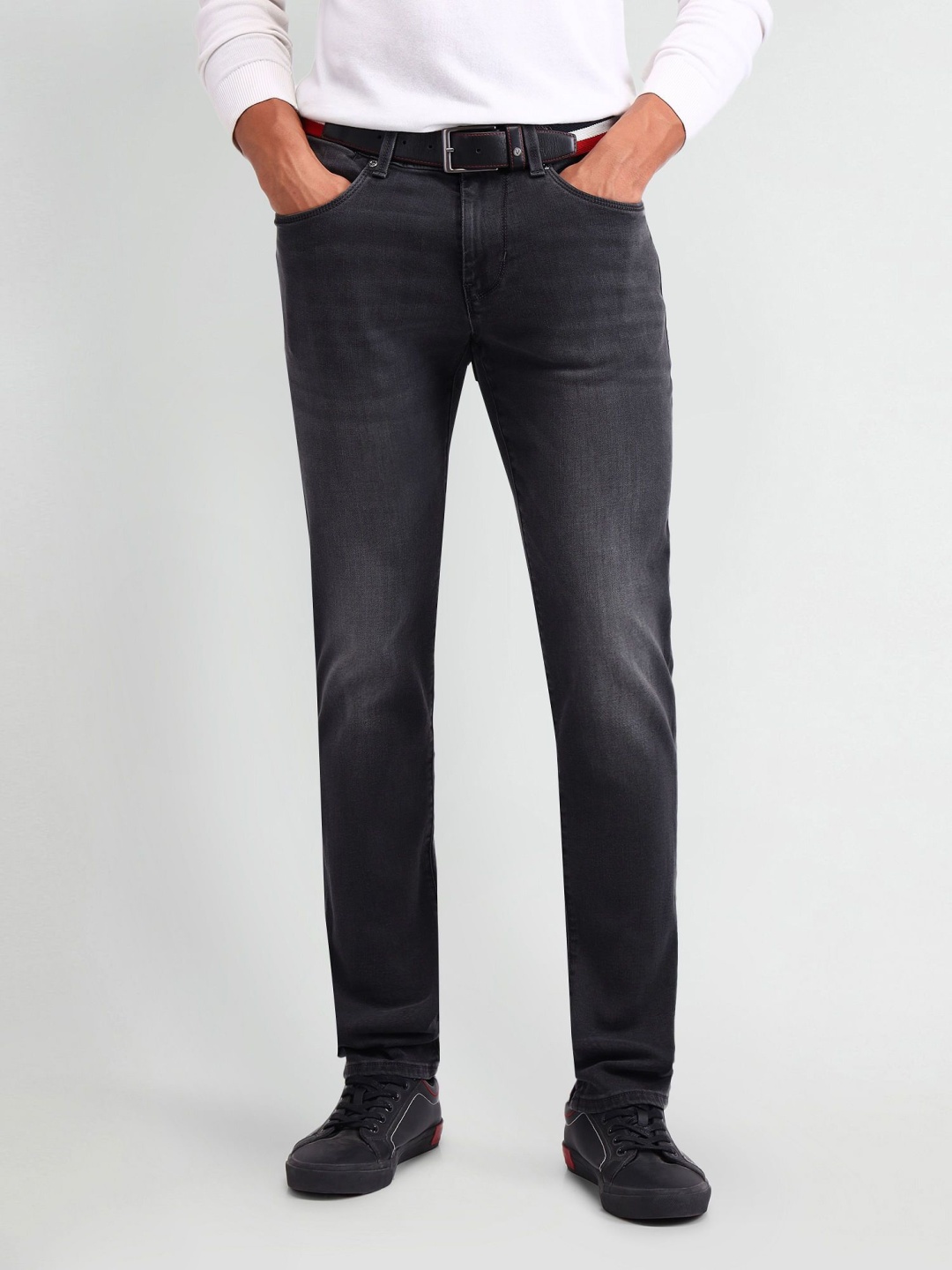U.S. Polo Assn. Denim Co. Men Classic Slim Fit Mid-Rise Light Fade Stretchable Jeans, Grey
U.S. Polo Assn. Denim Co. Men Classic Slim Fit Mid-Rise Light Fade Stretchable Jeans, Grey