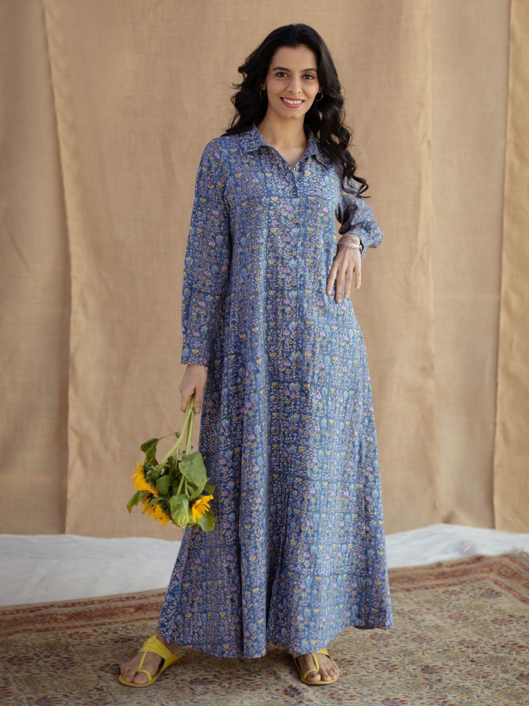 THE INDIAN ETHNIC CO Floral Printed Shirt Collar Cuffed Sleeves Cotton Maxi Dress, Blue
THE INDIAN ETHNIC CO Floral Printed Shirt Collar Cuffed Sleeves Cotton Maxi Dress, Blue