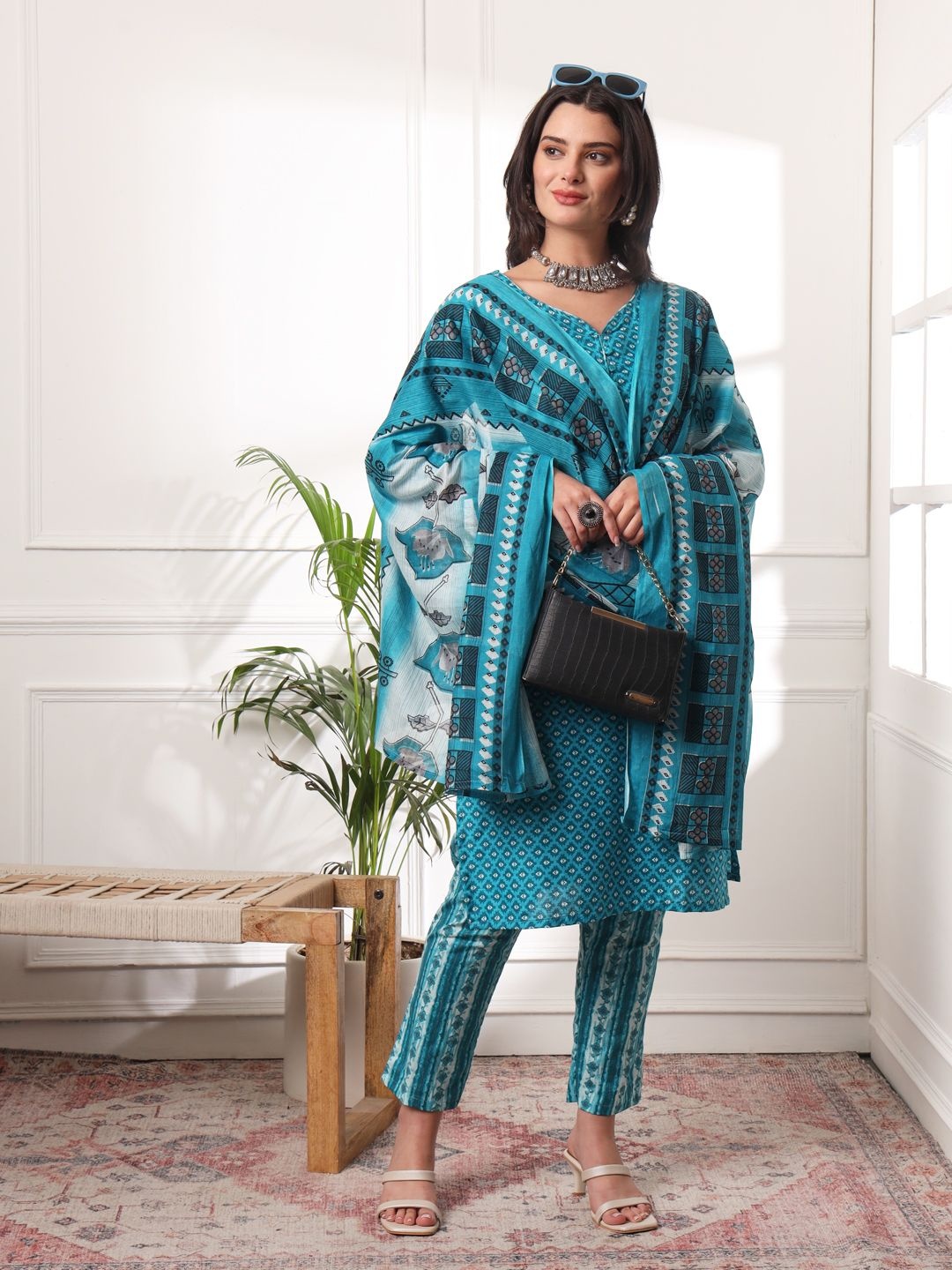 KALINI Ethnic Motifs Printed Sweetheart Neck Pure Cotton Kurta with Trousers & Dupatta, Blue
KALINI Ethnic Motifs Printed Sweetheart Neck Pure Cotton Kurta with Trousers & Dupatta, Blue