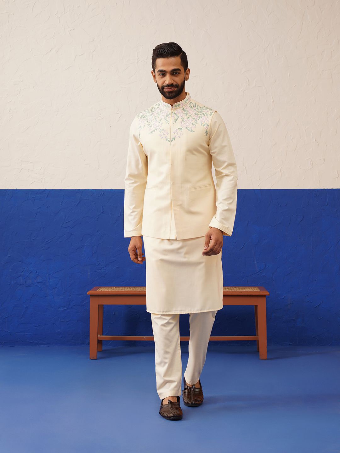 TheEthnic.Co Men Floral Embroidered Thread Work Pure Cotton Kurta with Trousers & Jacket, Cream
TheEthnic.Co Men Floral Embroidered Thread Work Pure Cotton Kurta with Trousers & Jacket, Cream