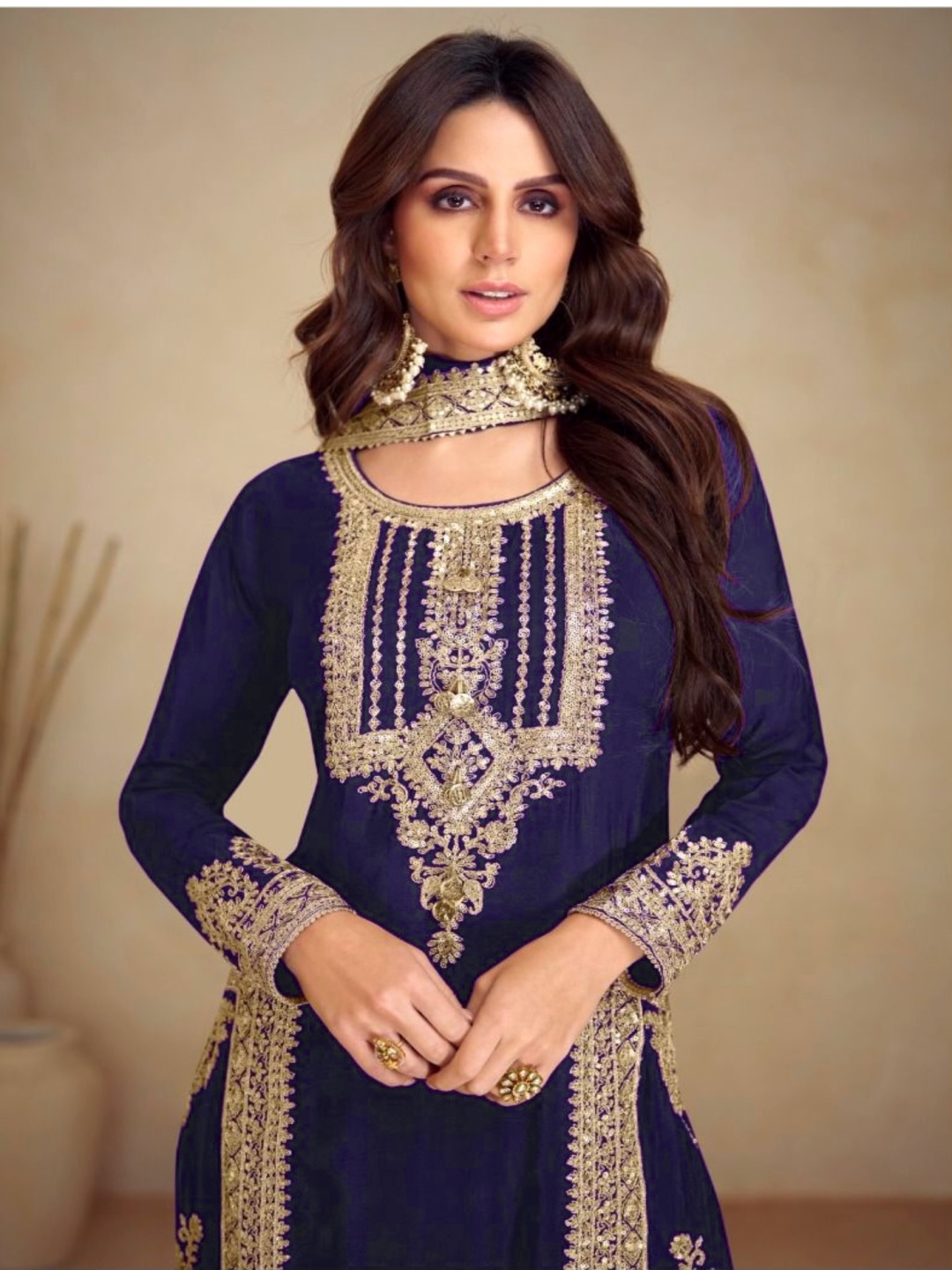 ZIBLON Ethnic Motifs Embroidered Round Neck Straight Kurta With Trousers And Dupatta, Blue
ZIBLON Ethnic Motifs Embroidered Round Neck Straight Kurta With Trousers And Dupatta, Blue