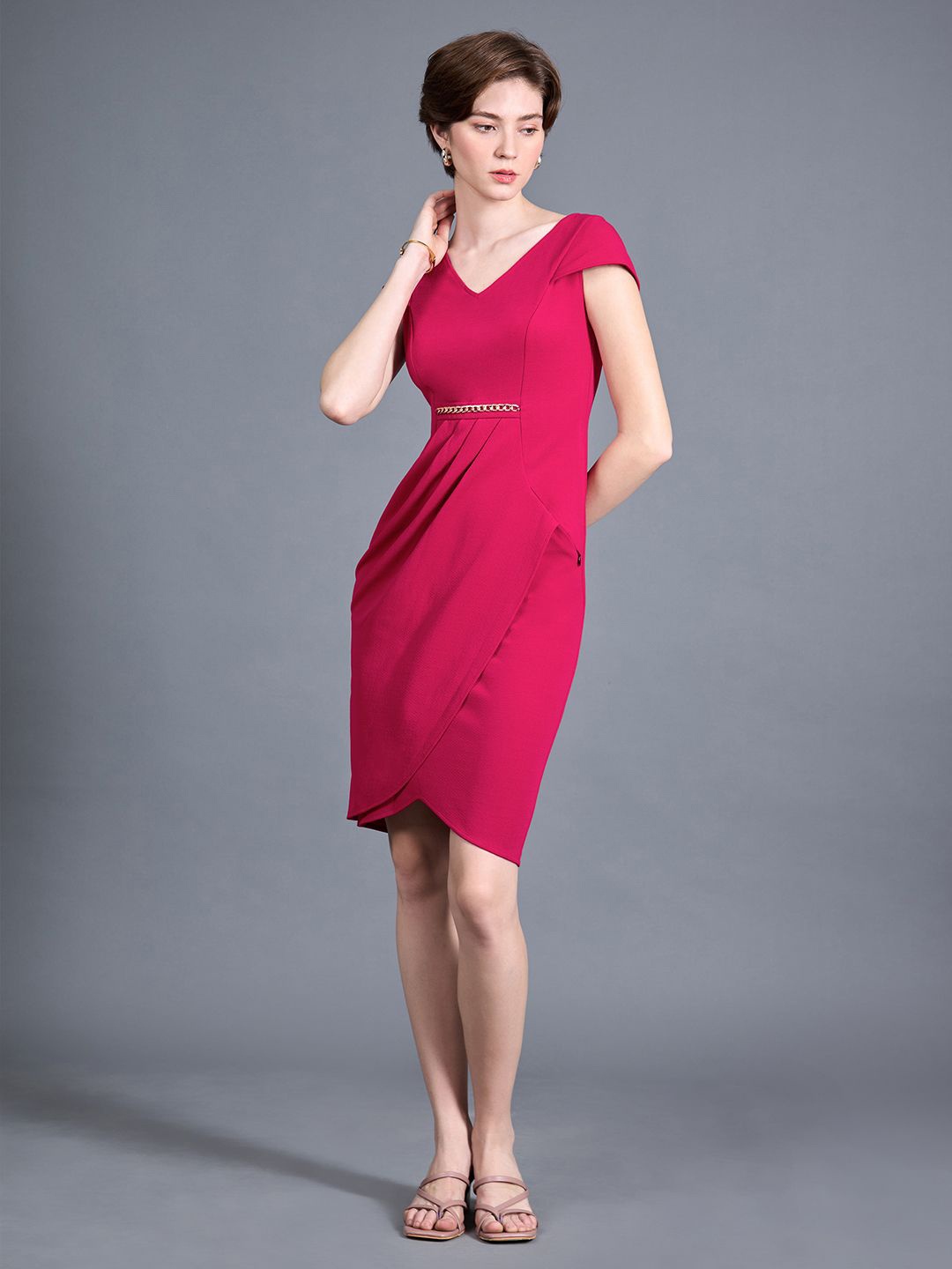 Miss Chase Women Solid V Neck Cap Sleeves Polyester Side Pocketed Knee Long Formal Dress, Pink
Miss Chase Women Solid V Neck Cap Sleeves Polyester Side Pocketed Knee Long Formal Dress, Pink