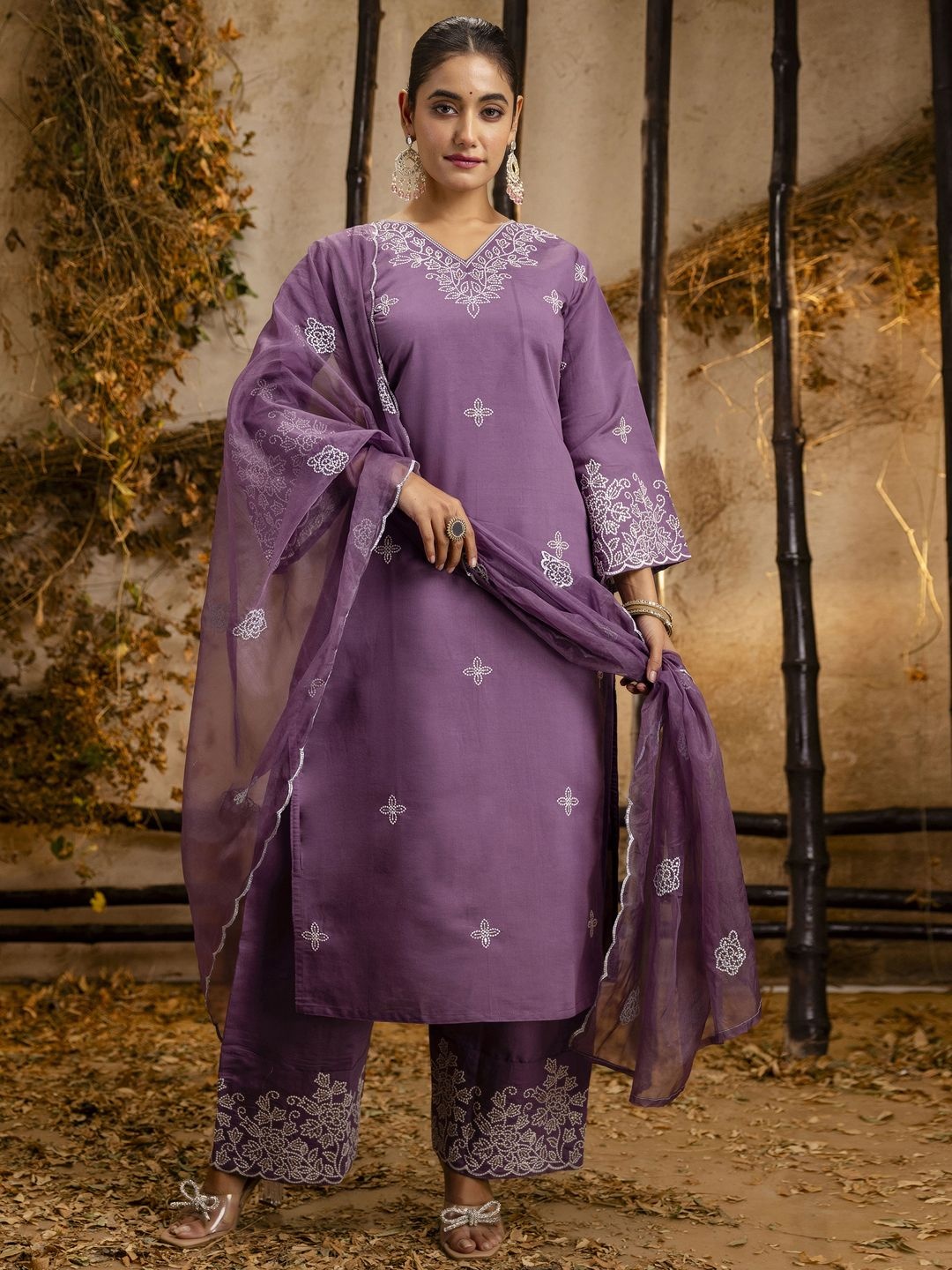 VredeVogel Floral Embroidered V-Neck Sequinned Straight Kurta With Trouser And Dupatta, Lavender
VredeVogel Floral Embroidered V-Neck Sequinned Straight Kurta With Trouser And Dupatta, Lavender