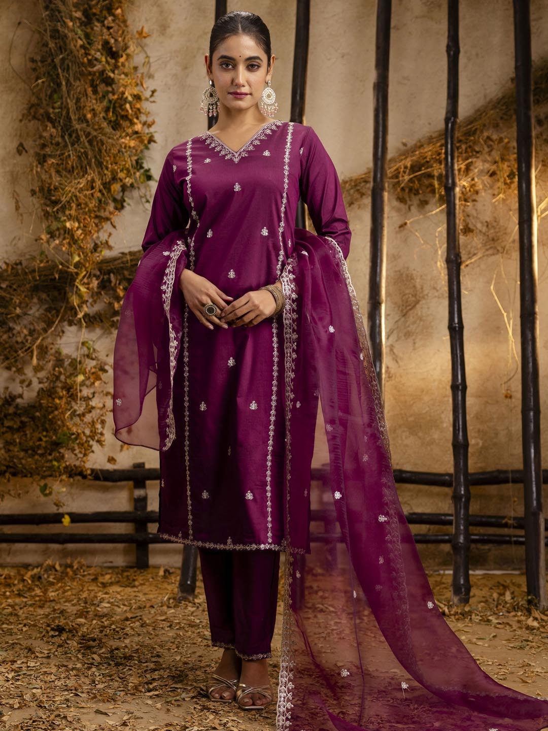 VredeVogel Floral Embroidered V-Neck Straight Kurta With Trouser And Dupatta, Purple
VredeVogel Floral Embroidered V-Neck Straight Kurta With Trouser And Dupatta, Purple