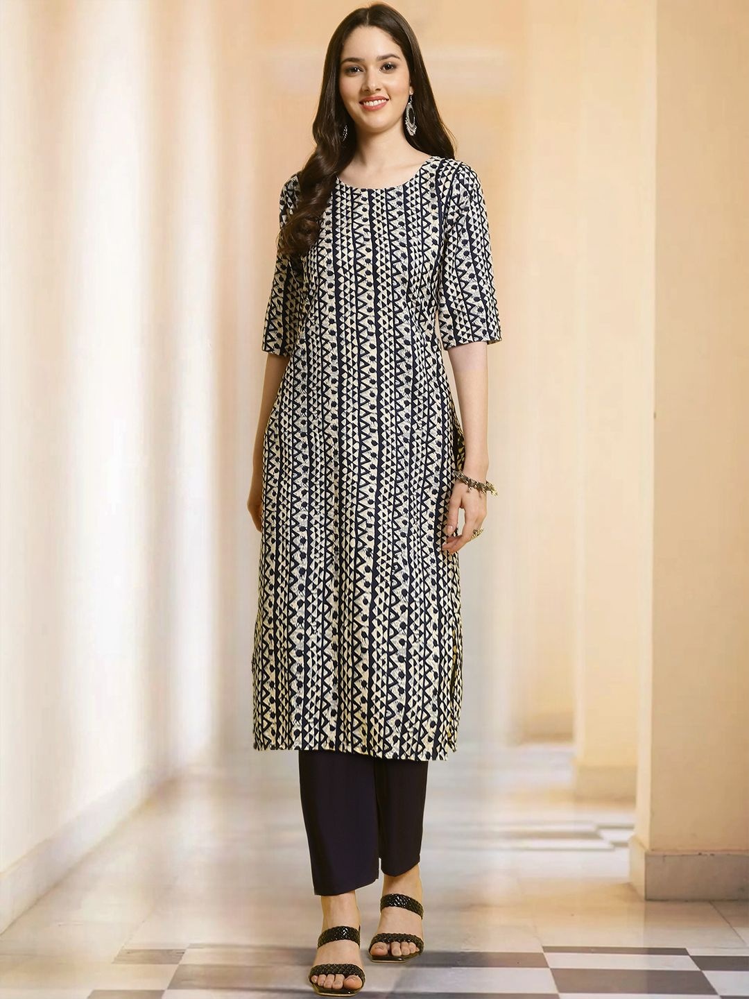 7Threads Selection Of 2 Floral Printed Round Neck Straight Kurtas With Trousers, White
7Threads Selection Of 2 Floral Printed Round Neck Straight Kurtas With Trousers, White