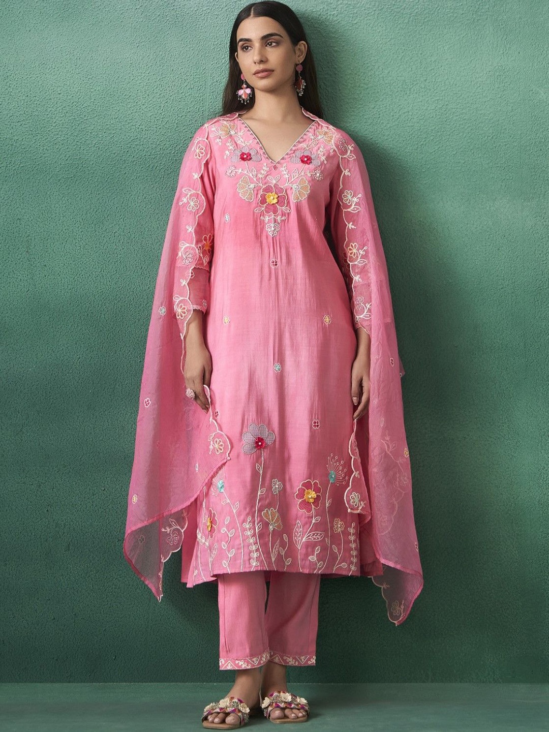 AUTUMN LANE Women Floral Embroidered Thread Work Kurta with Trousers & With Dupatta, Lavender
AUTUMN LANE Women Floral Embroidered Thread Work Kurta with Trousers & With Dupatta, Lavender