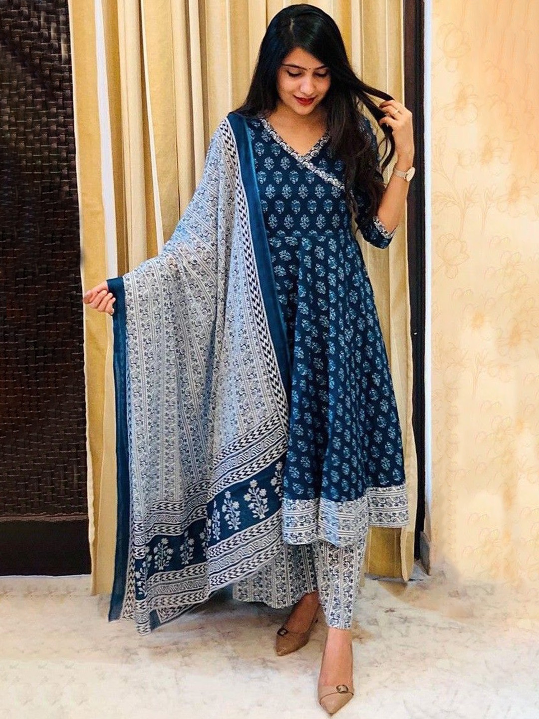 Moda Rapido Women Ethnic Motifs Printed Angrakha Kurta with Pyjamas & With Dupatta, Blue
Moda Rapido Women Ethnic Motifs Printed Angrakha Kurta with Pyjamas & With Dupatta, Blue