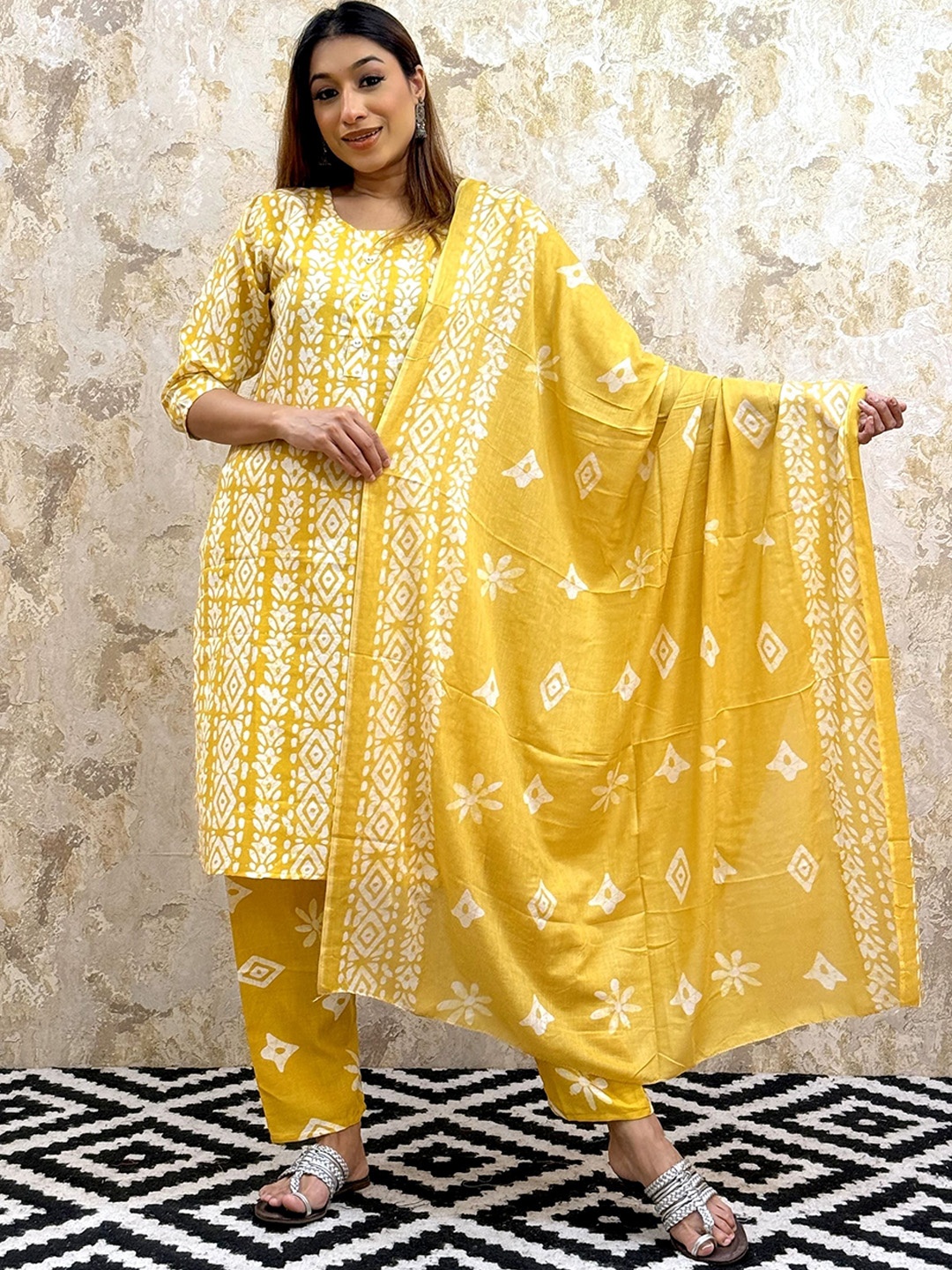 AMAAYAKARI CHIKAN Women Printed Regular Pure Cotton Kurta with Trousers & With Dupatta, Yellow
AMAAYAKARI CHIKAN Women Printed Regular Pure Cotton Kurta with Trousers & With Dupatta, Yellow