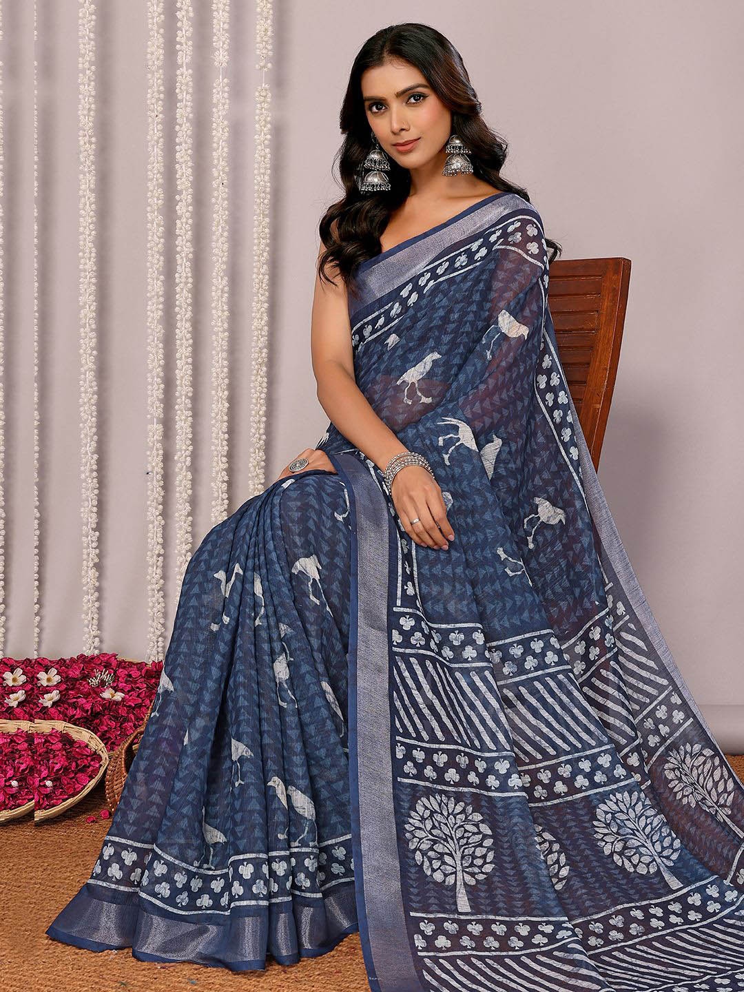 Janasya Women Navy Blue Linen Blend Geometric Printed Saree with Unstitched Blouse Piece
Janasya Women Navy Blue Linen Blend Geometric Printed Saree with Unstitched Blouse Piece