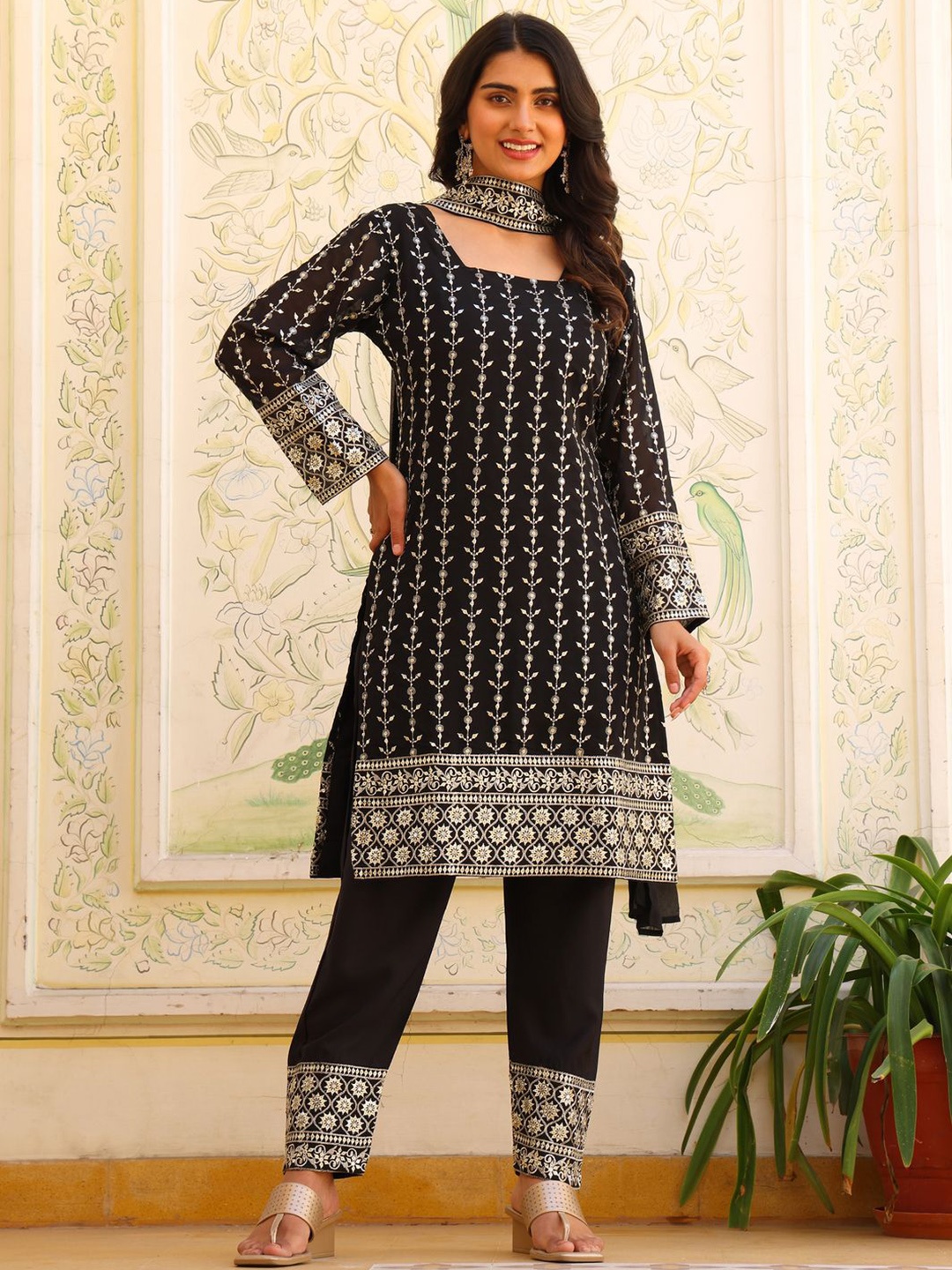 Fashion Basket Women Ethnic Motifs Embroidered Regular Kurta with Pyjamas & With Dupatta, Black
Fashion Basket Women Ethnic Motifs Embroidered Regular Kurta with Pyjamas & With Dupatta, Black
