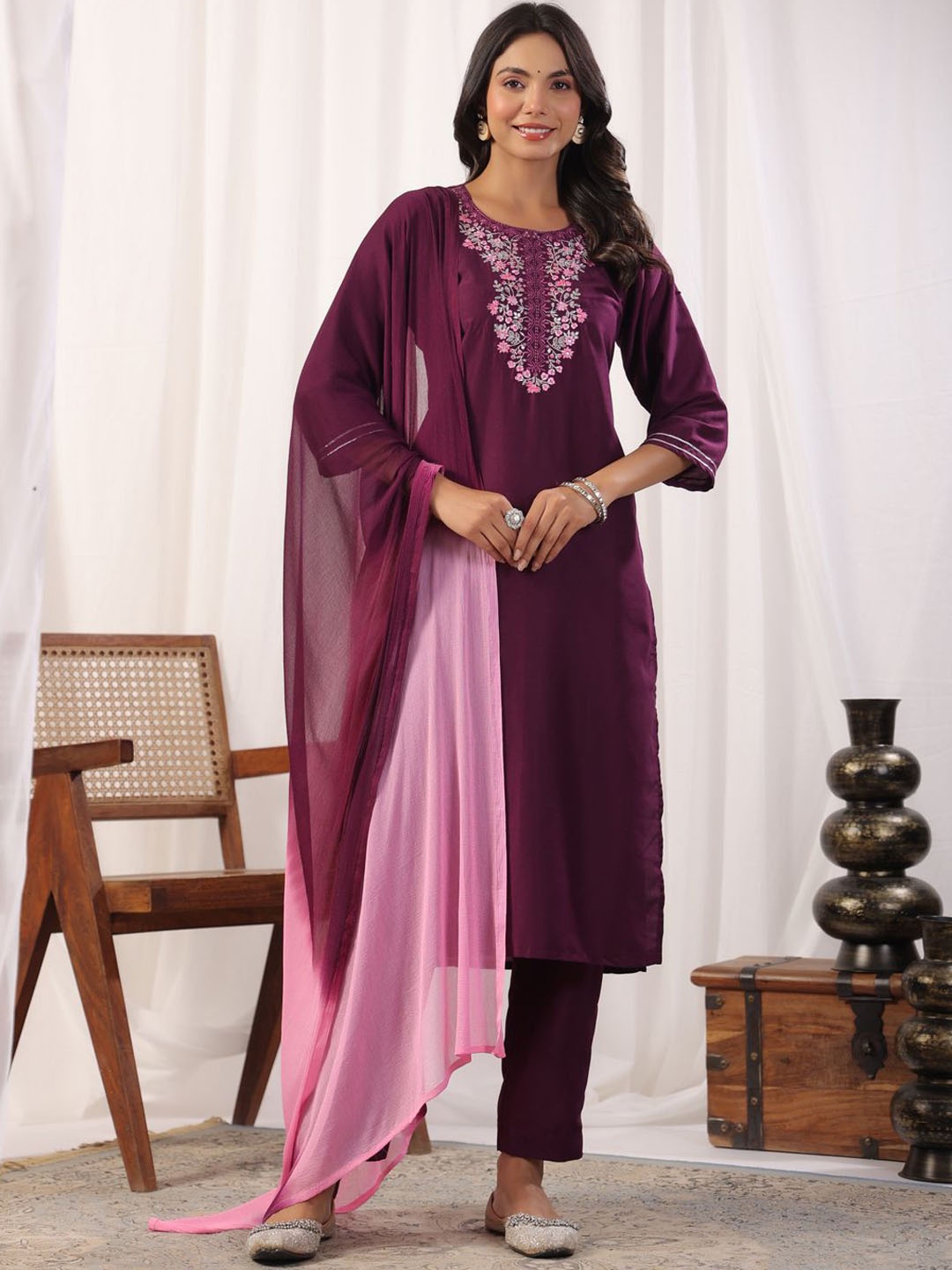 AURIELLA Ethnic Motifs Embroidered Thread Work Kurta With Trousers & Dupatta, Purple
AURIELLA Ethnic Motifs Embroidered Thread Work Kurta With Trousers & Dupatta, Purple