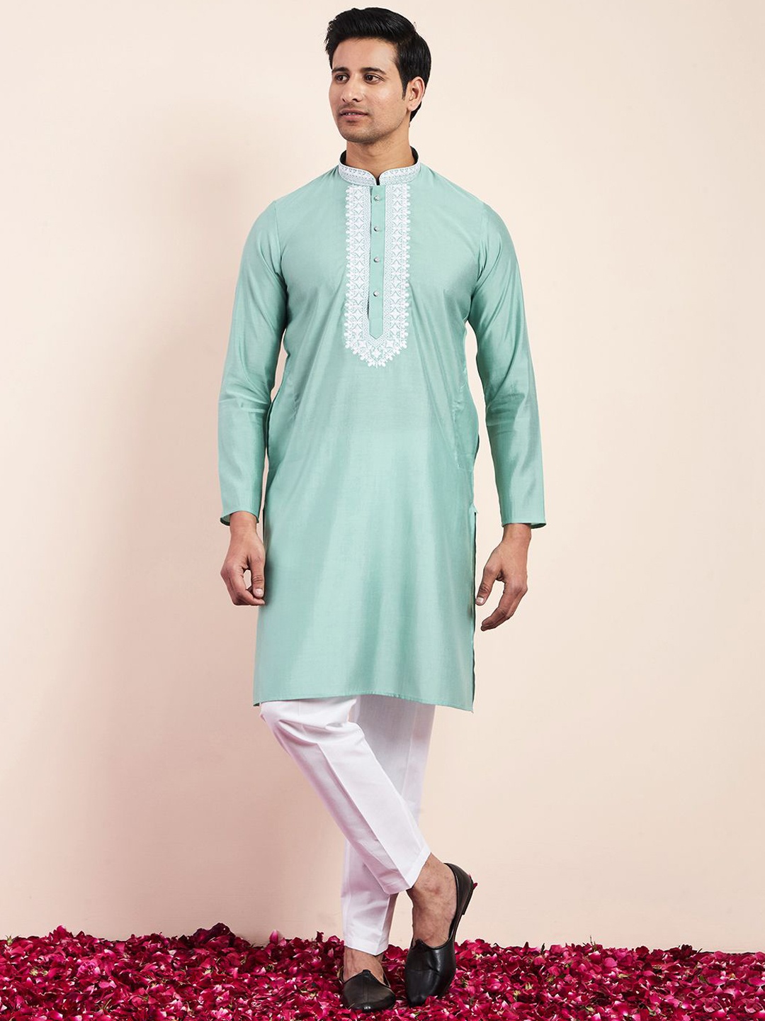 Satwaa Floral Yoke Design Mandarin Collar Chikankari Cotton Silk Straight Kurta, Sea green
Satwaa Floral Yoke Design Mandarin Collar Chikankari Cotton Silk Straight Kurta, Sea green