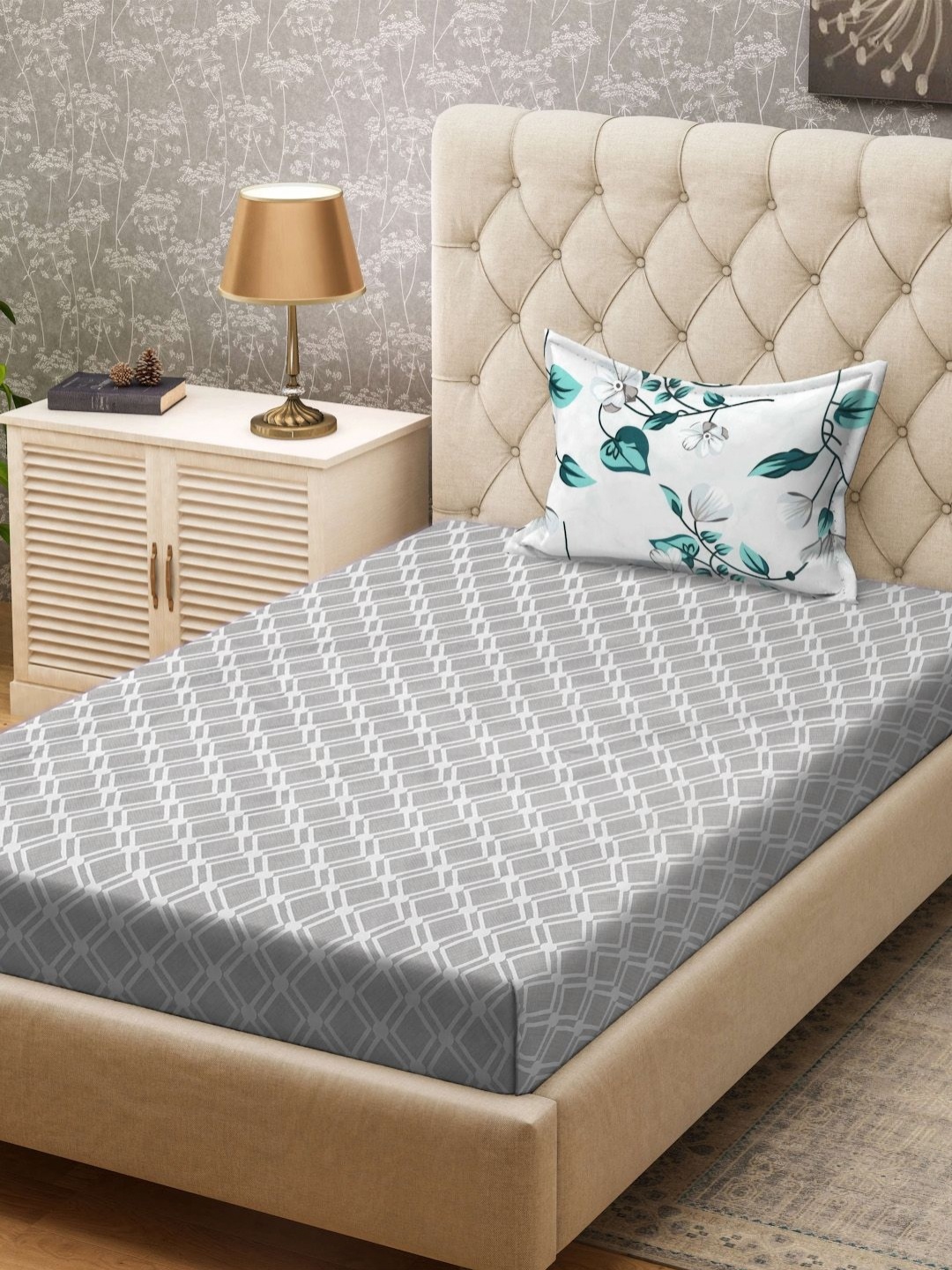 Myntra Elegant Homes Grey & White Geometric 300 TC Single Bedsheet Set 2.5 m X 1.5 m
Myntra Elegant Homes Grey & White Geometric 300 TC Single Bedsheet Set 2.5 m X 1.5 m