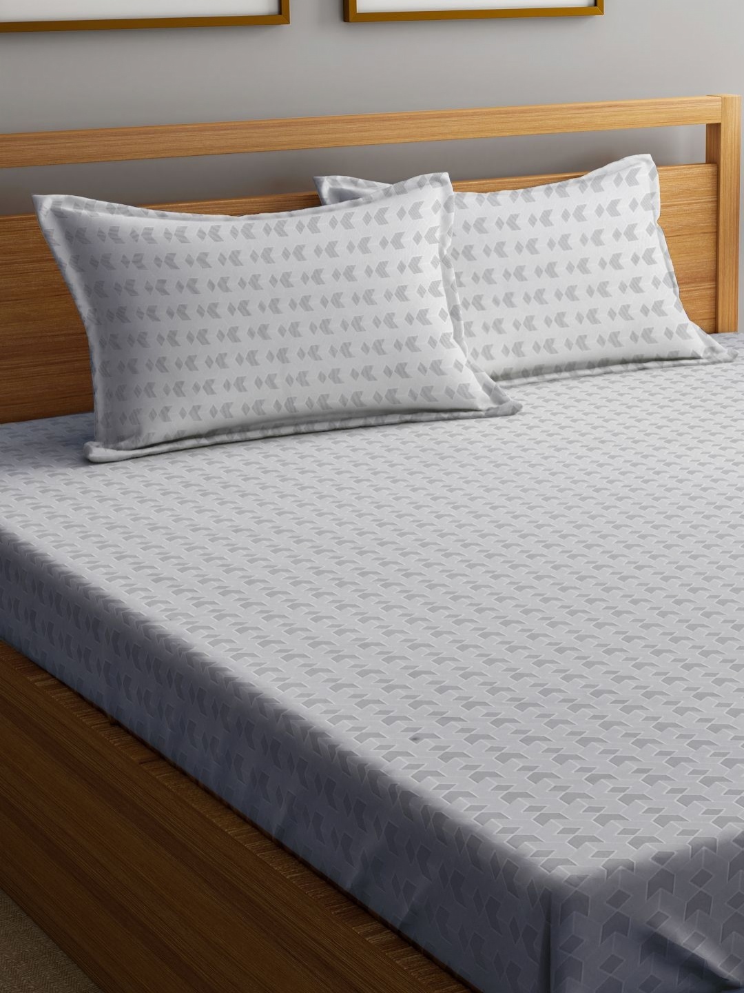 Myntra Elegant Homes Grey & White Printed 300 TC Fitted King Bedsheet Set- 2.50 m x 2.20 m
Myntra Elegant Homes Grey & White Printed 300 TC Fitted King Bedsheet Set- 2.50 m x 2.20 m