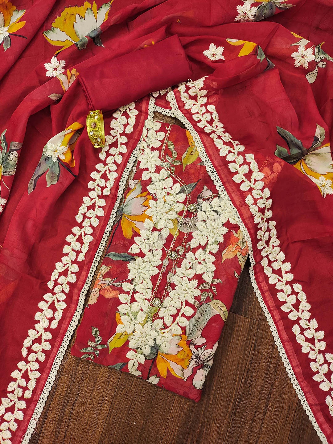 SHADOW & SAINING Floral Embroidered Thread Work Organza Semi-Stitched Dress Material, Red
SHADOW & SAINING Floral Embroidered Thread Work Organza Semi-Stitched Dress Material, Red