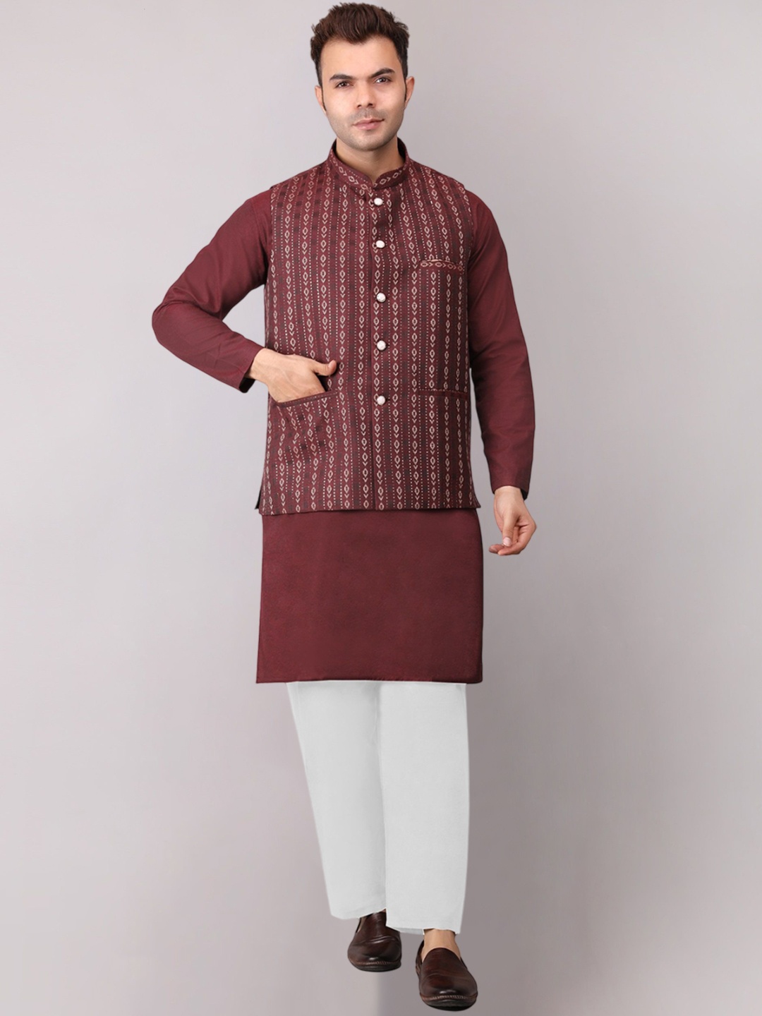 Voniry Ethnic Motifs Woven Design Straight Kurta white Pyjama & Nehru Jacket, Maroon
Voniry Ethnic Motifs Woven Design Straight Kurta white Pyjama & Nehru Jacket, Maroon