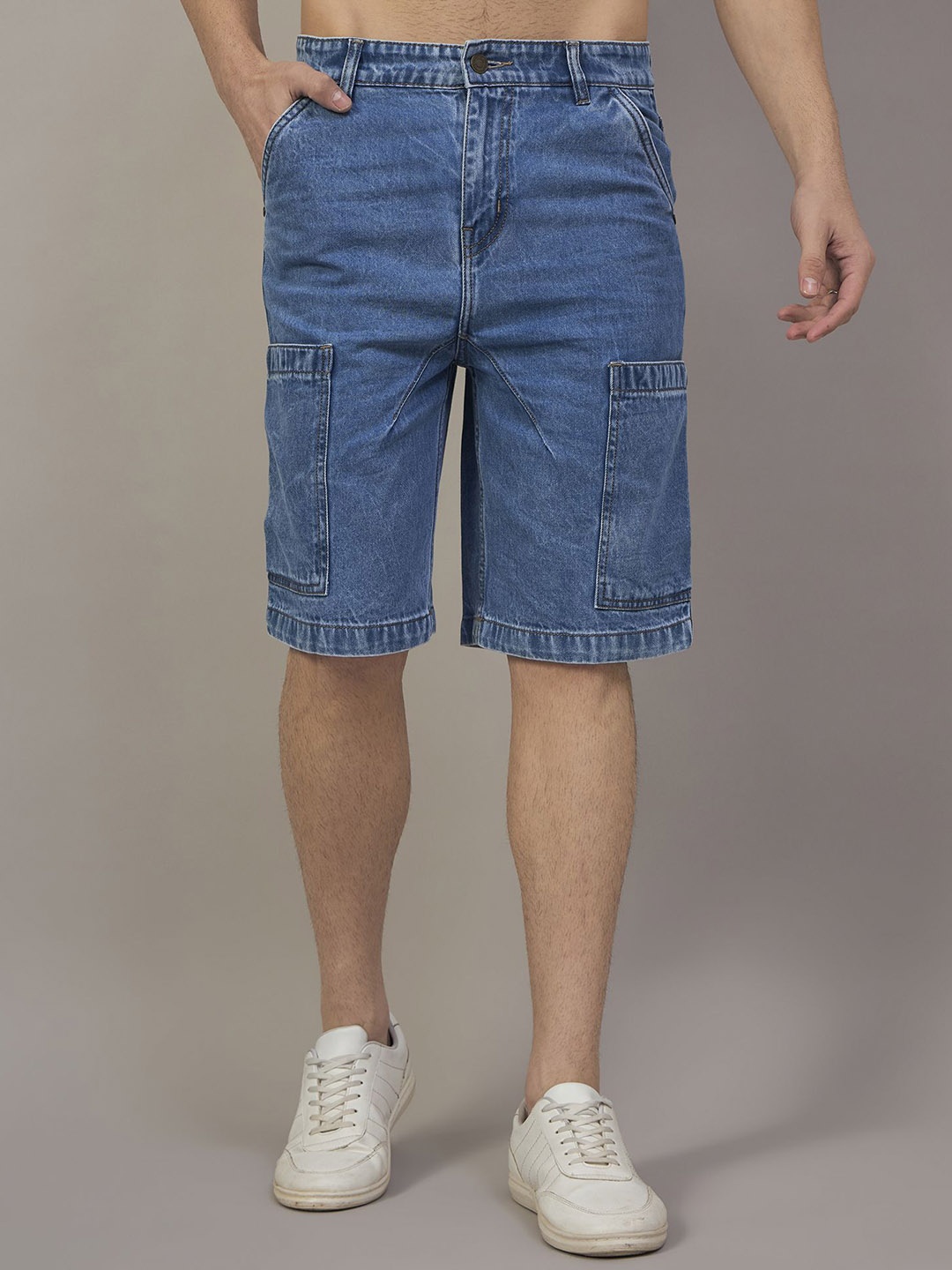 The Roadster Lifestyle Co Men Pure Cotton Mid-Rise Relaxed Fit Cargo Denim Shorts, Blue
The Roadster Lifestyle Co Men Pure Cotton Mid-Rise Relaxed Fit Cargo Denim Shorts, Blue