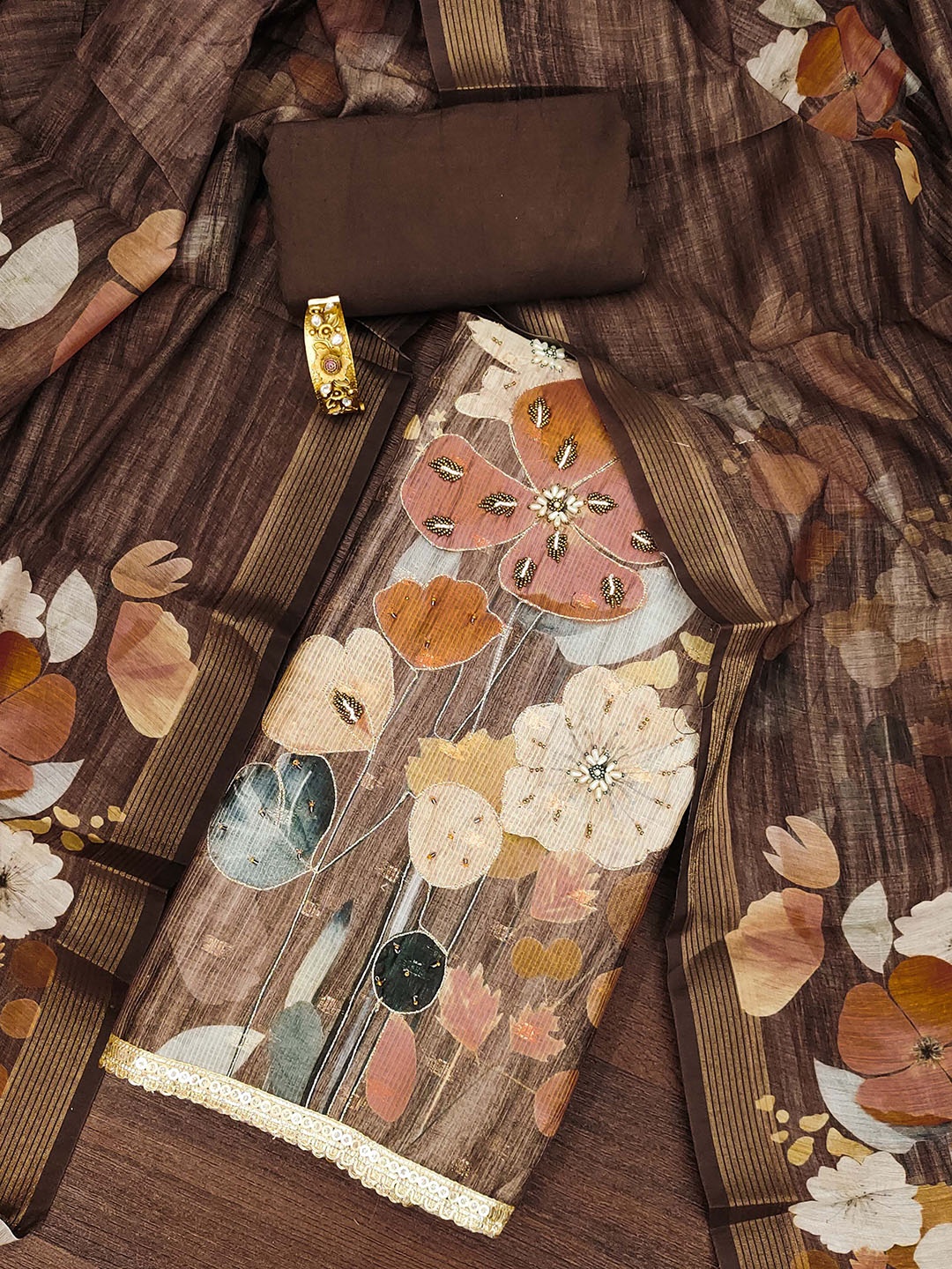 SHADOW & SAINING Floral Printed Beads And Stones Semi-Stitched Dress Material, Brown
SHADOW & SAINING Floral Printed Beads And Stones Semi-Stitched Dress Material, Brown