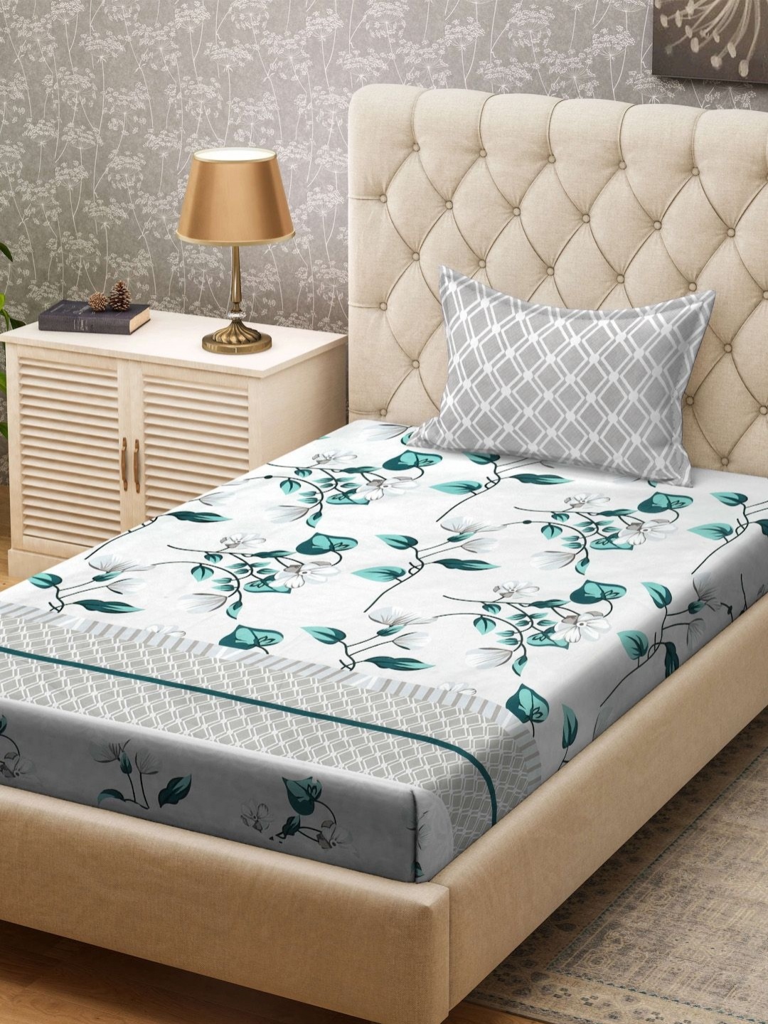 Myntra Elegant Homes Grey & White Printed 300 TC Single Bedsheet Set 2.25 m x 1.50 m
Myntra Elegant Homes Grey & White Printed 300 TC Single Bedsheet Set 2.25 m x 1.50 m