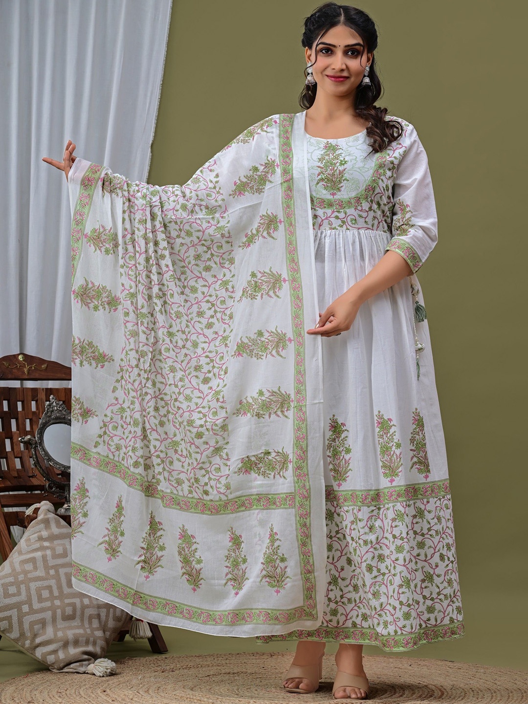 RAABA Floral Printed Round Neck Empire Sequinned Cotton Anarkali Kurta With Dupatta, White
RAABA Floral Printed Round Neck Empire Sequinned Cotton Anarkali Kurta With Dupatta, White