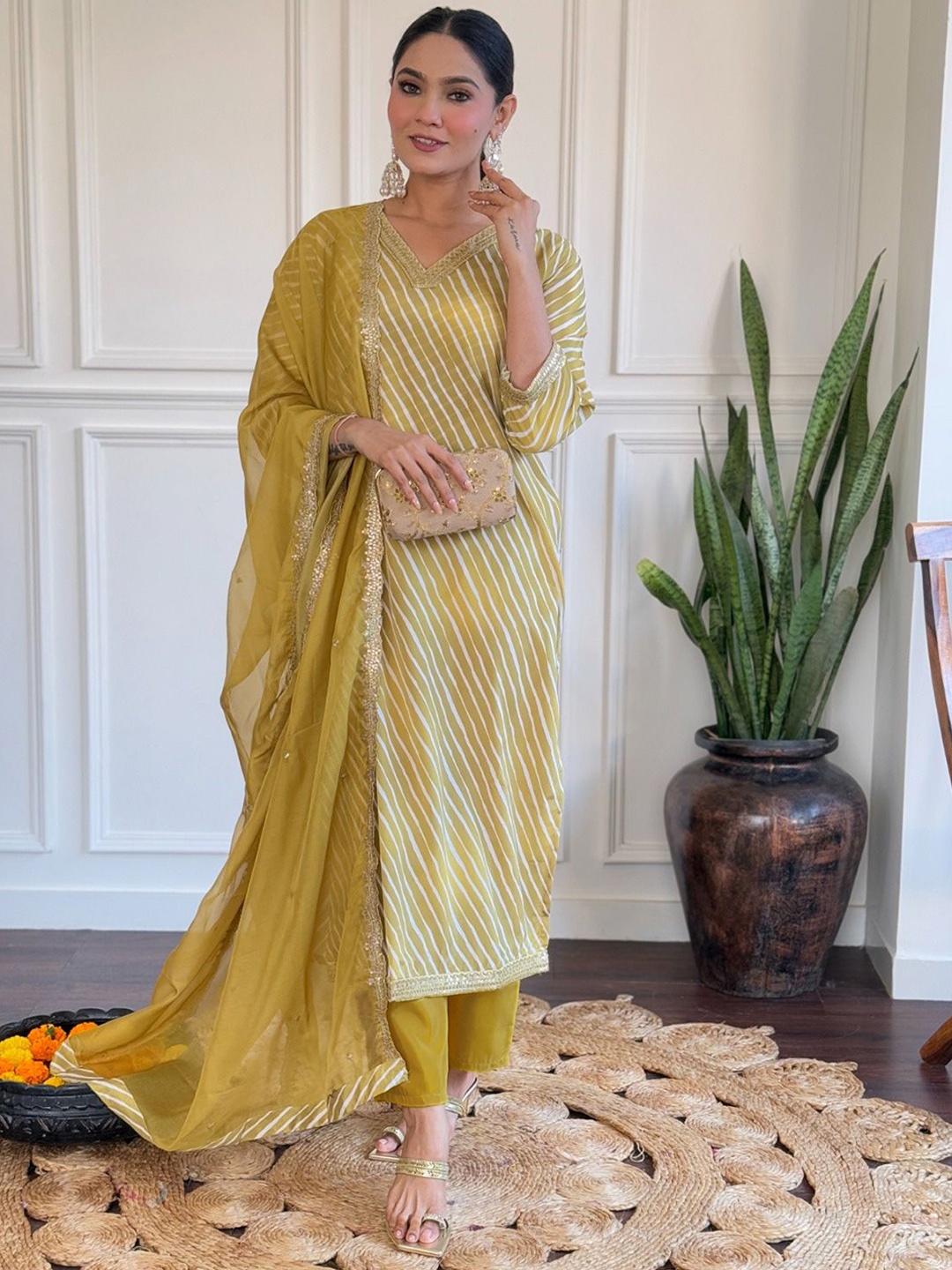 Growdamy Striped Sequinned Straight Kurta with Trousers & Dupatta, Lime green
Growdamy Striped Sequinned Straight Kurta with Trousers & Dupatta, Lime green