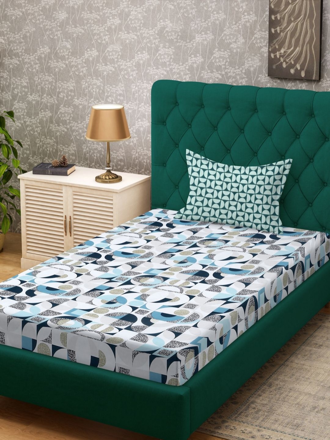 Myntra Elegant Homes White Geometric Printed 300 TC Single Bedsheet Set 2.25 m x 1.50 m
Myntra Elegant Homes White Geometric Printed 300 TC Single Bedsheet Set 2.25 m x 1.50 m