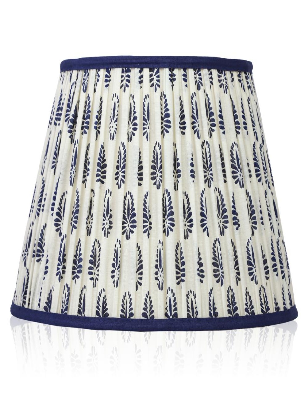 Lampenschirm India Blue Printed Cotton Traditional Frusturical Shaped Table Lamp Shade
Lampenschirm India Blue Printed Cotton Traditional Frusturical Shaped Table Lamp Shade