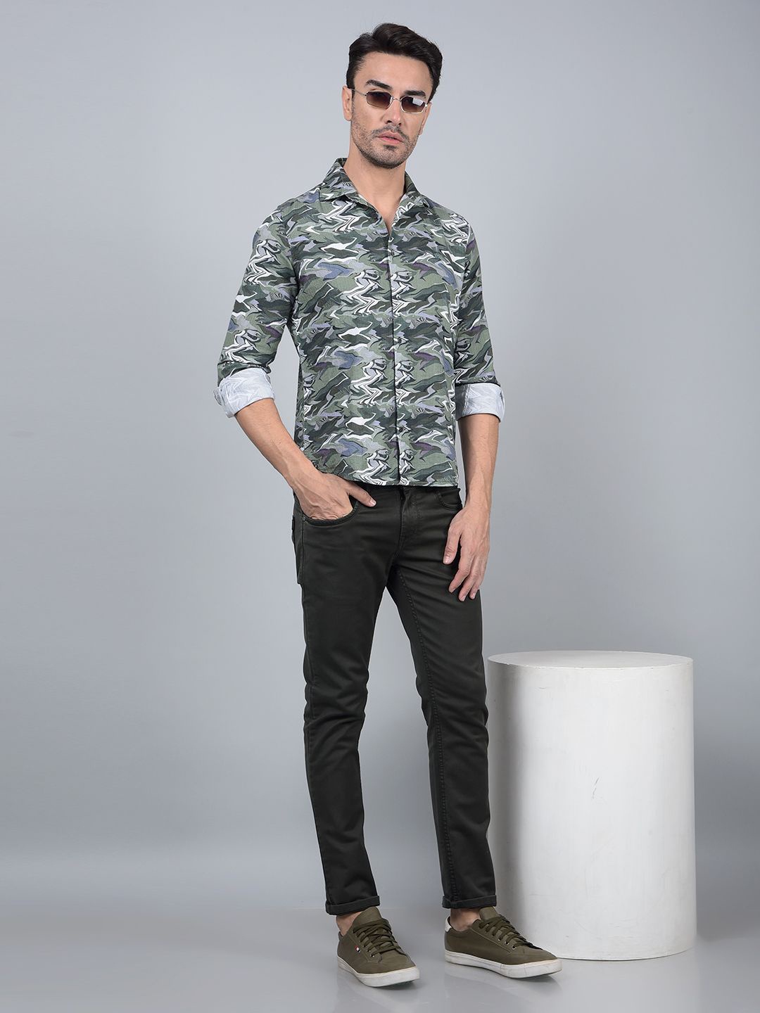 Crimsoune Club Men Classic Fit Spread Collar Abstract Printed Cotton Casual Shirt, Green
Crimsoune Club Men Classic Fit Spread Collar Abstract Printed Cotton Casual Shirt, Green