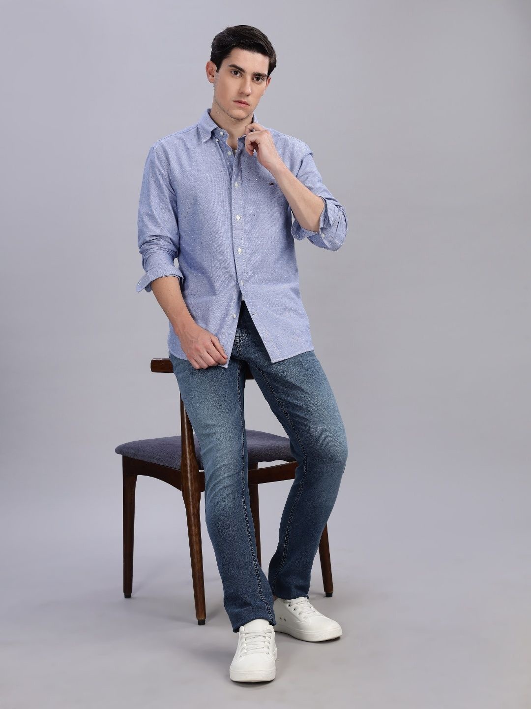 Tommy Hilfiger Men Regular Fit Button-Down Collar Micro Ditsy Printed Cotton Casual Shirt, Blue
Tommy Hilfiger Men Regular Fit Button-Down Collar Micro Ditsy Printed Cotton Casual Shirt, Blue