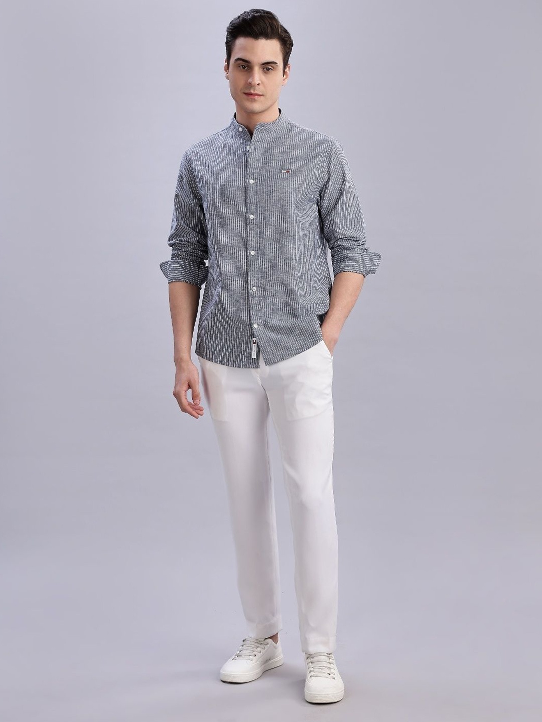 Tommy Hilfiger Men Regular Fit Band Collar Pinstripes Striped Cotton Casual Shirt, Navy blue
Tommy Hilfiger Men Regular Fit Band Collar Pinstripes Striped Cotton Casual Shirt, Navy blue