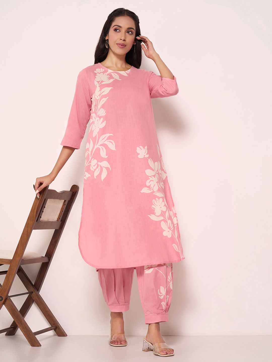 RANGMANCH BY PANTALOONS Women Floral Printed Regular Pure Cotton Kurta with Salwar, Pink
RANGMANCH BY PANTALOONS Women Floral Printed Regular Pure Cotton Kurta with Salwar, Pink